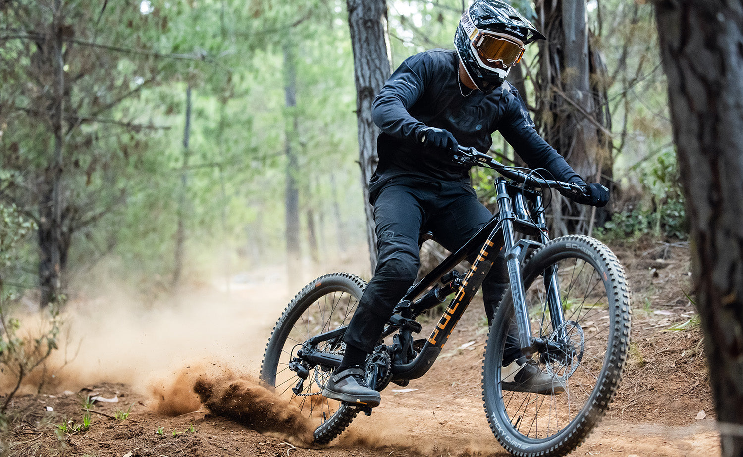 Polygon Collosus DH7 Downhill Mountain Bike - Full Suspension MTB for Extreme Trails & Off-Road Cycling Adventures