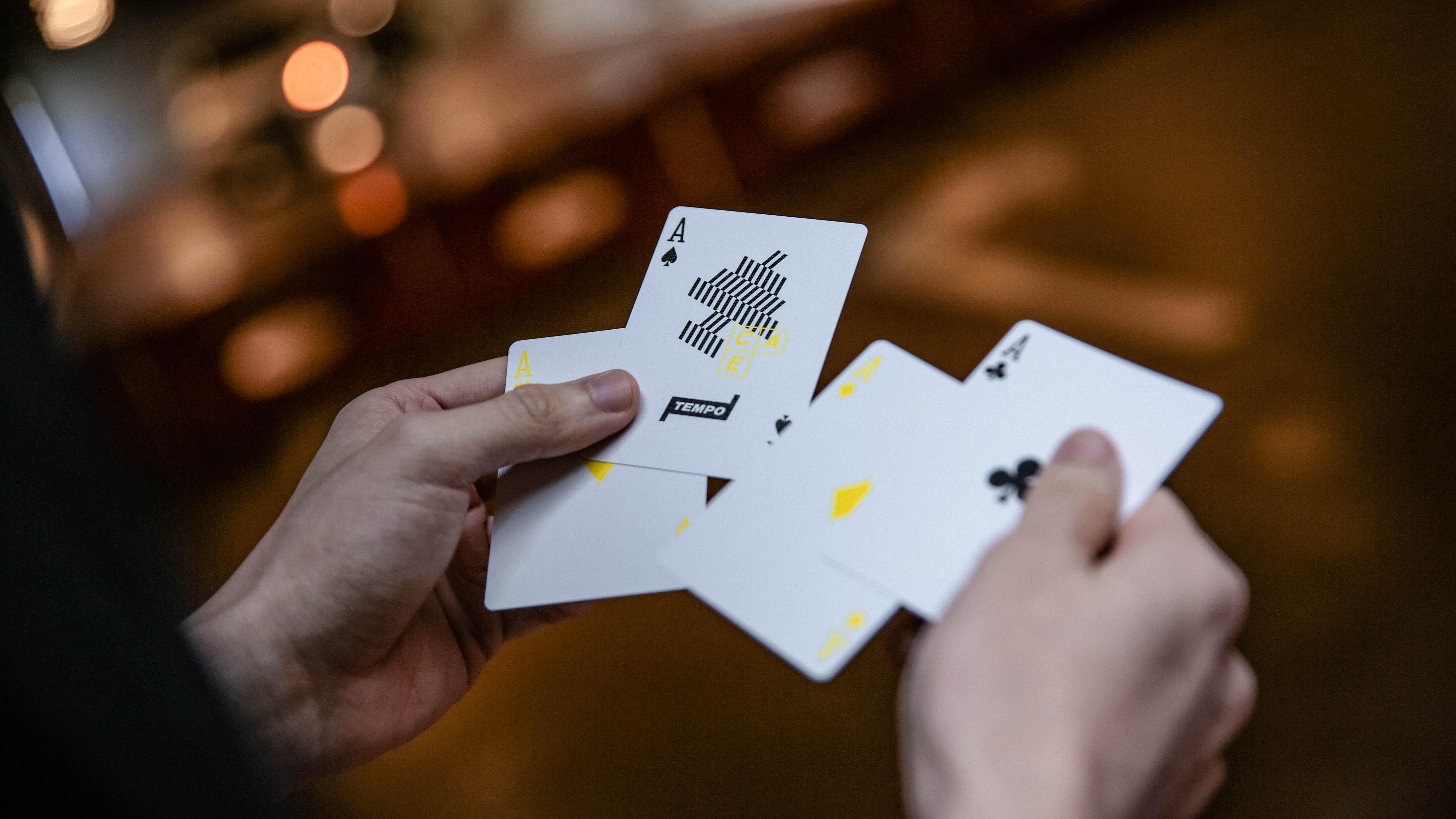 Premium Tempo Playing Cards - Classic Design for Poker, Magic Tricks & Card Games | Perfect for Family Game Nights, Casino Parties & Professional Performances