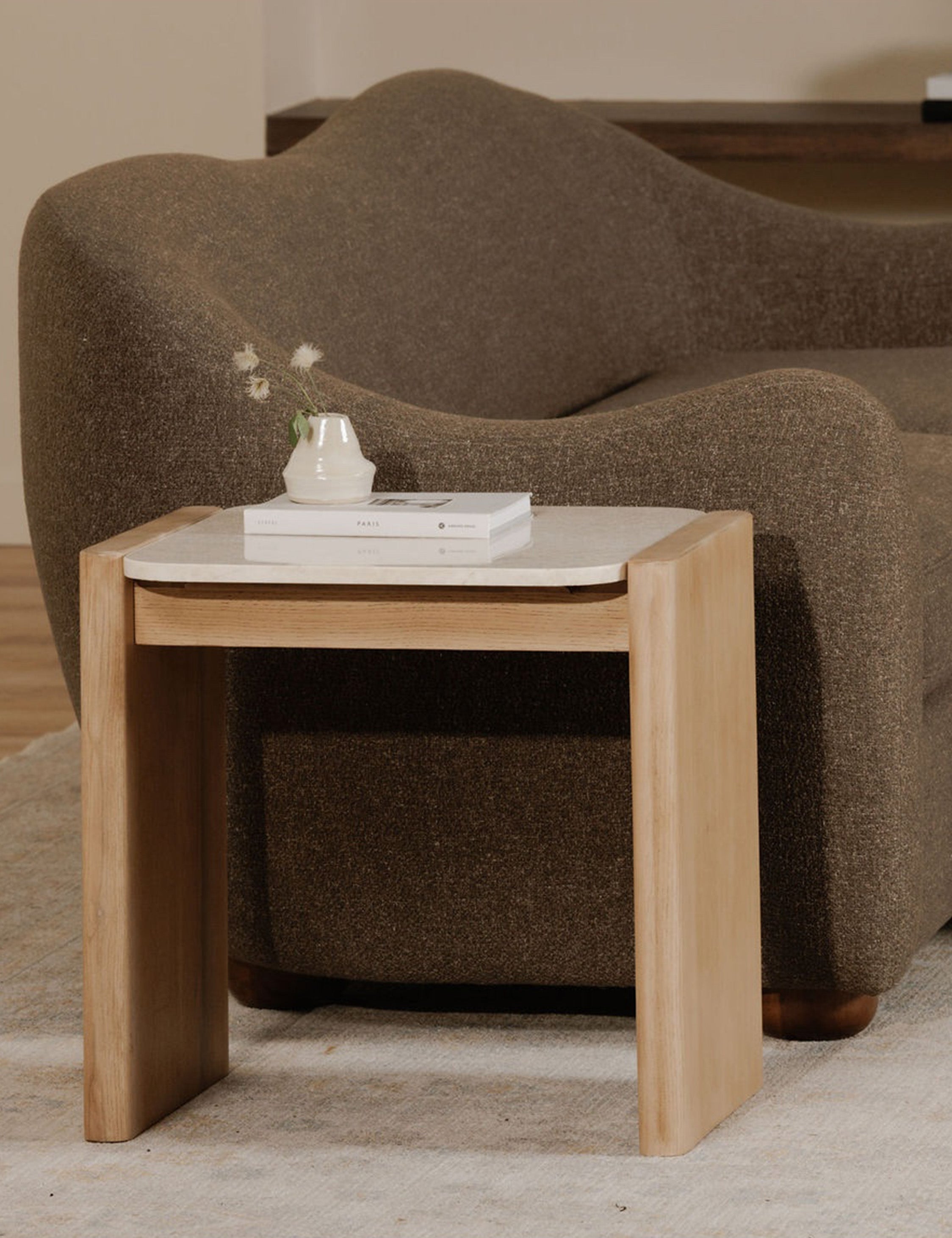 Lindahl Side Table - Modern Accent Table for Living Room, Bedroom & Office - Small End Table with Sturdy Metal Frame & Wooden Top - Perfect for Coffee, Books & Decor