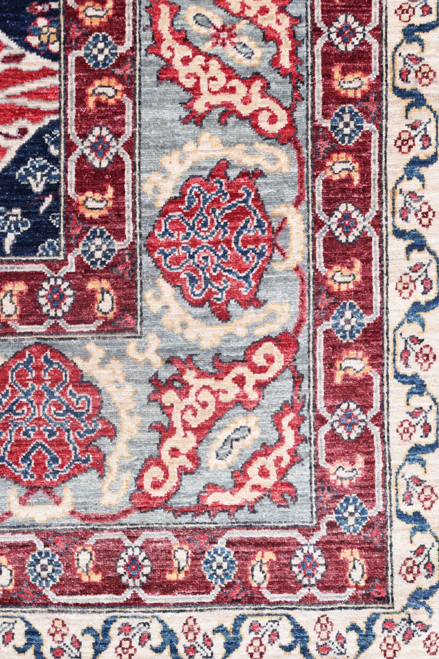 Handwoven Arabesque Bijar Tribal Rug J74911 - Authentic Persian Design for Living Room, Bedroom & Home Decor