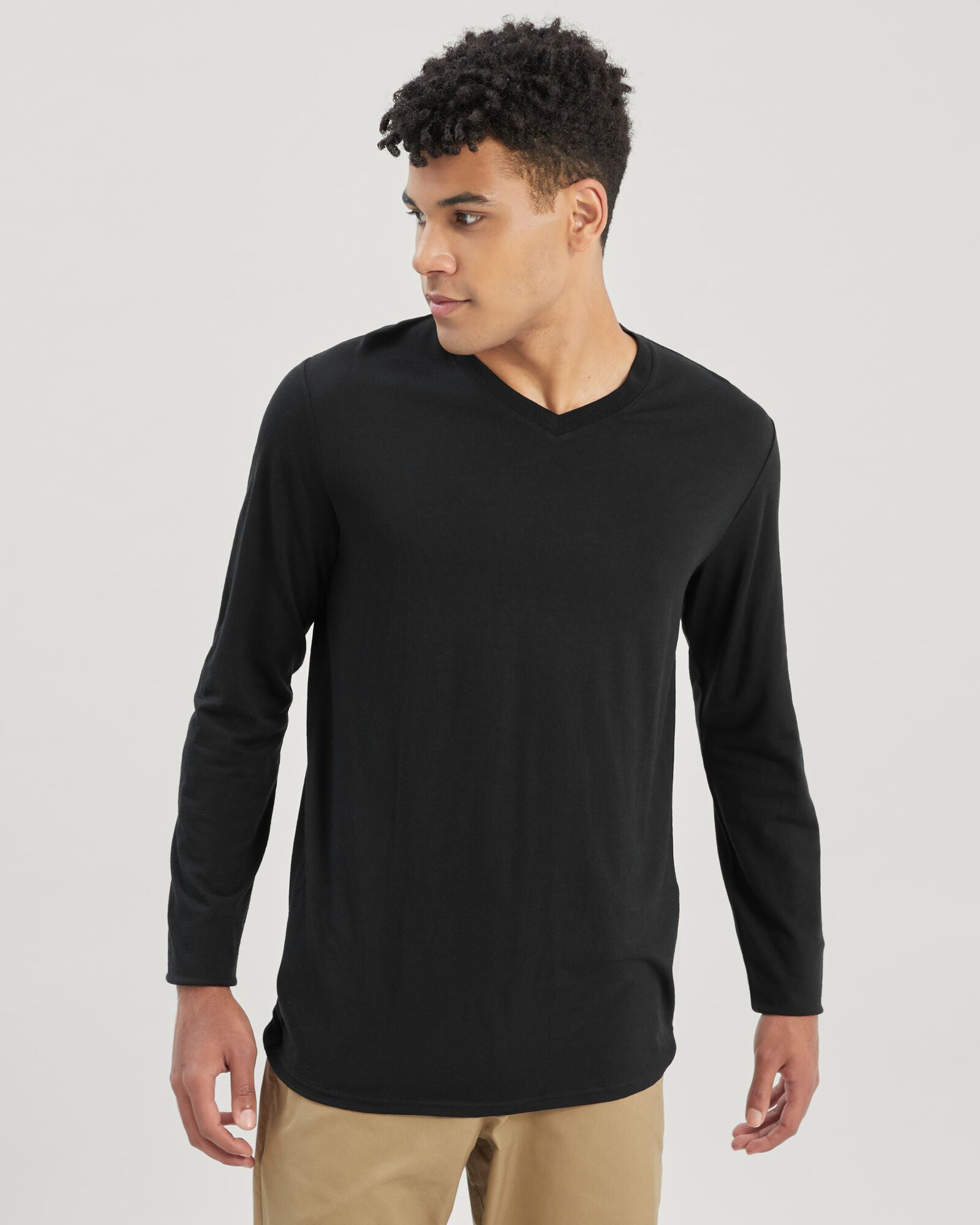 100% Merino Wool Men's Long Sleeve V-Neck Sweater - Soft & Warm Winter Base Layer for Hiking, Camping & Outdoor Activities (Black)
