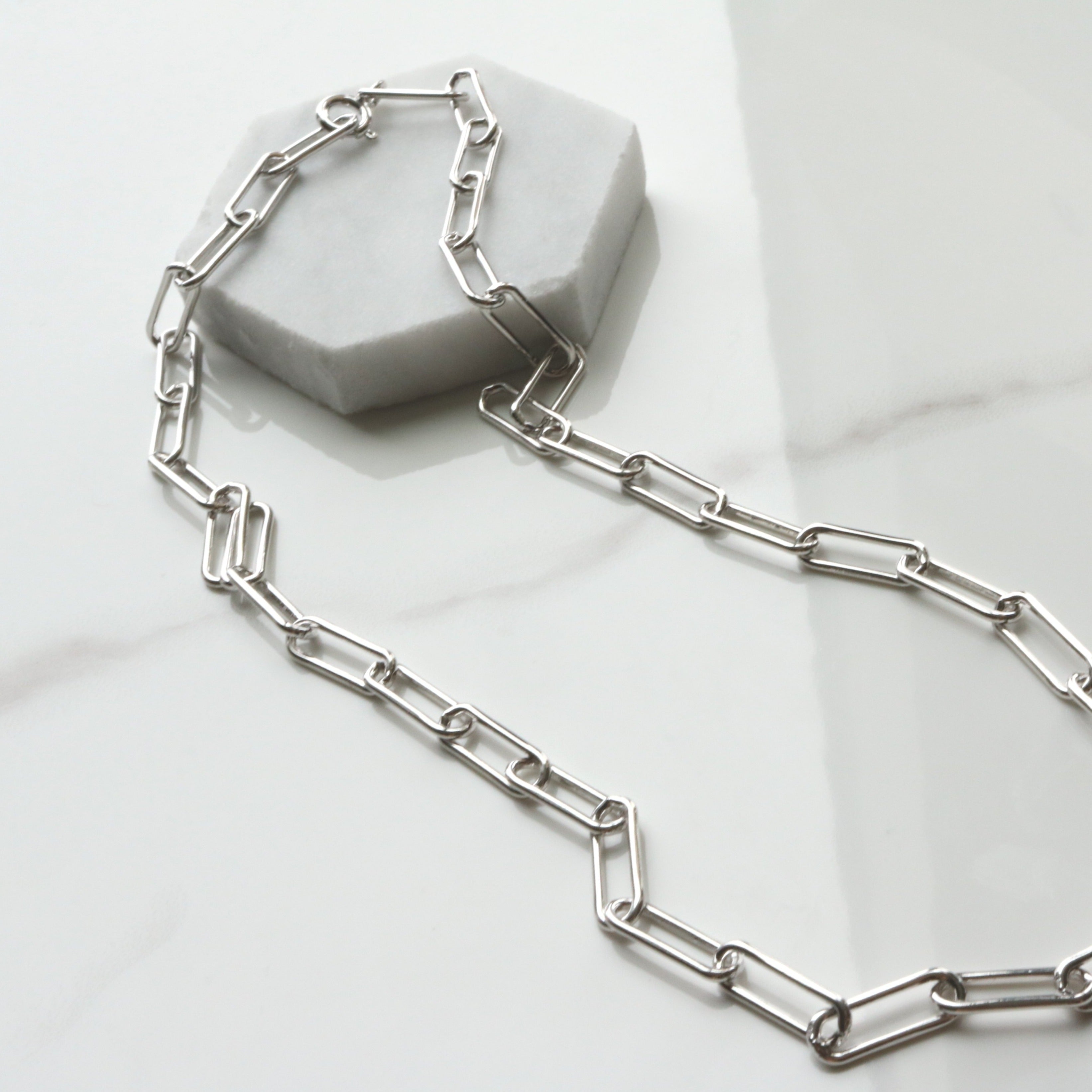 Elegant Square Link Necklace for Women - Minimalist Gold or Silver Chain Jewelry - Perfect for Everyday Wear, Office & Special Occasions