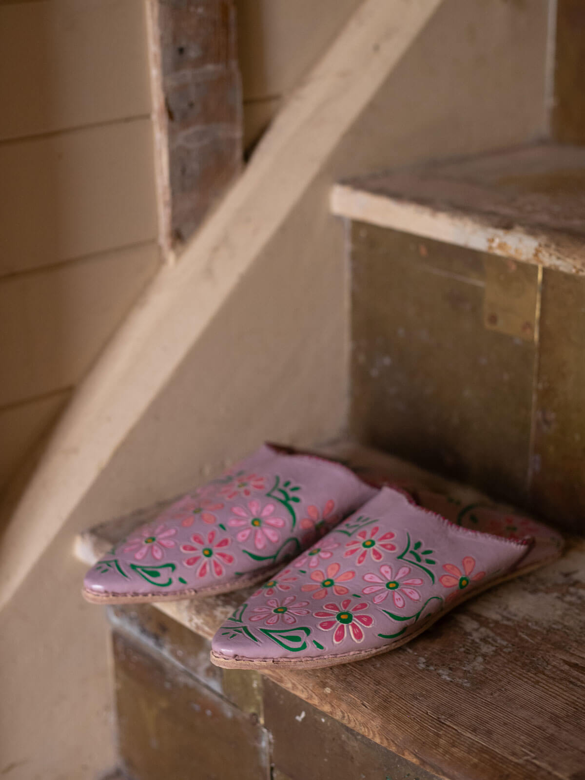 Hand Painted Floral Moroccan Babouche Slippers - Soft Indoor/Outdoor House Shoes for Women - Perfect for Home, Lounge & Boho Fashion