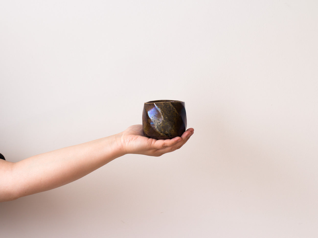 Premium Faceted Glass Bowl - Elegant Serving Bowl for Salads, Fruits & Desserts | Perfect for Parties, Dining & Home Decor