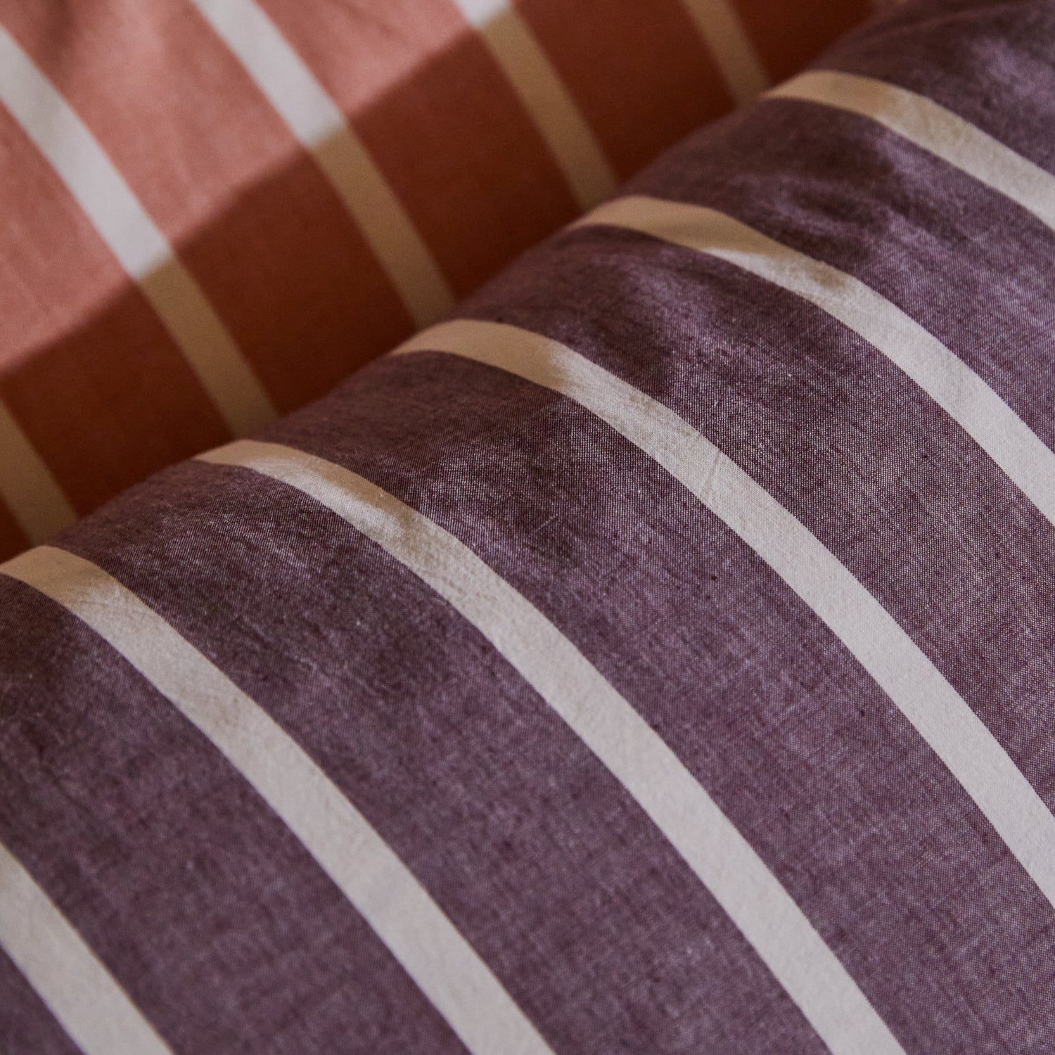 Premium Abrielle 100% Cotton Pillowcase Set (2-Pack) - Soft & Breathable Mahogany Brown Bedding - Perfect for Master Bedroom, Guest Room & Luxury Hotels
