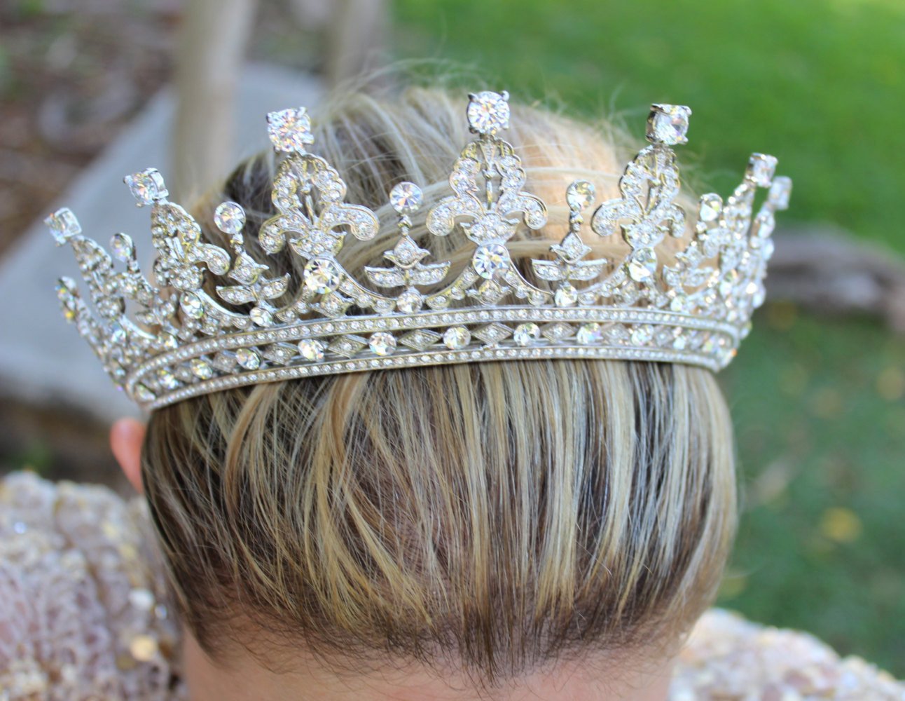 QUEEN VICTORIA Bridal Tiara - Elegant Crystal Wedding Crown for Bride, Bridesmaids & Prom | Perfect for Weddings, Pageants & Special Occasions
