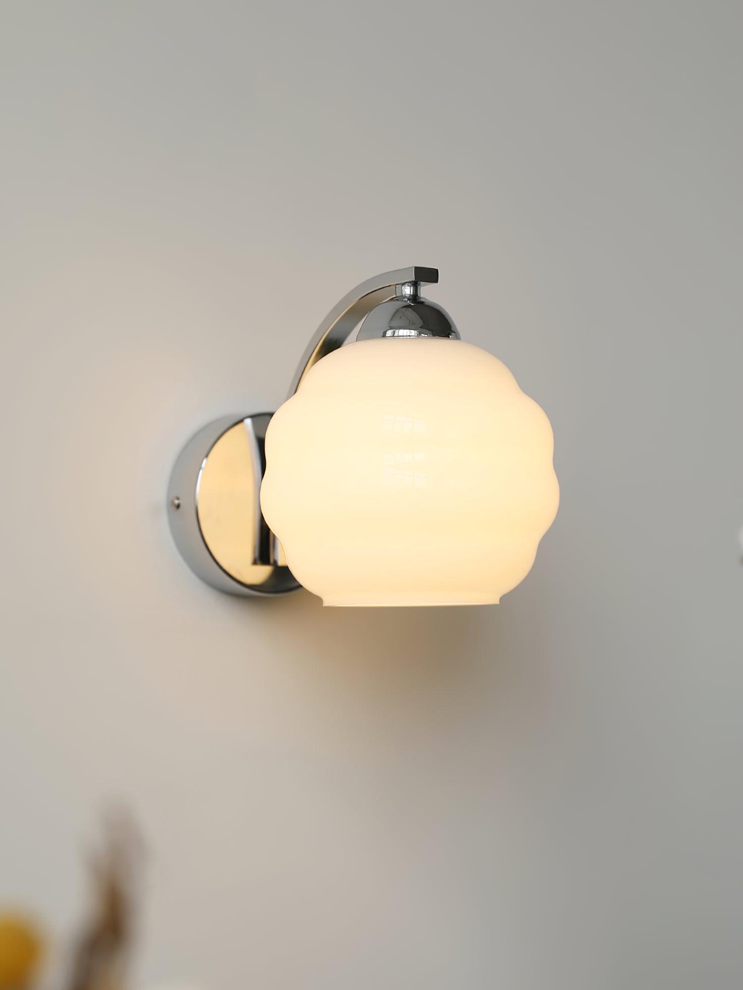 Vintage Art Deco Plug-in Wall Sconce - Brass Finish LED Wall Lamp for Bedroom, Living Room & Hallway Lighting