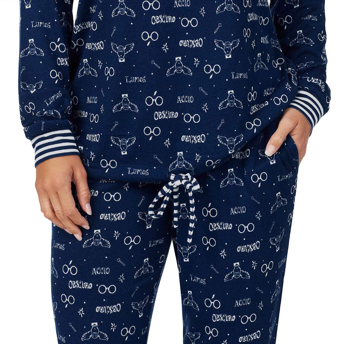 Harry Potter Women's 2-Piece Cozy Pajama Set - Gryffindor Themed Sleepwear for Movie Nights & Relaxation