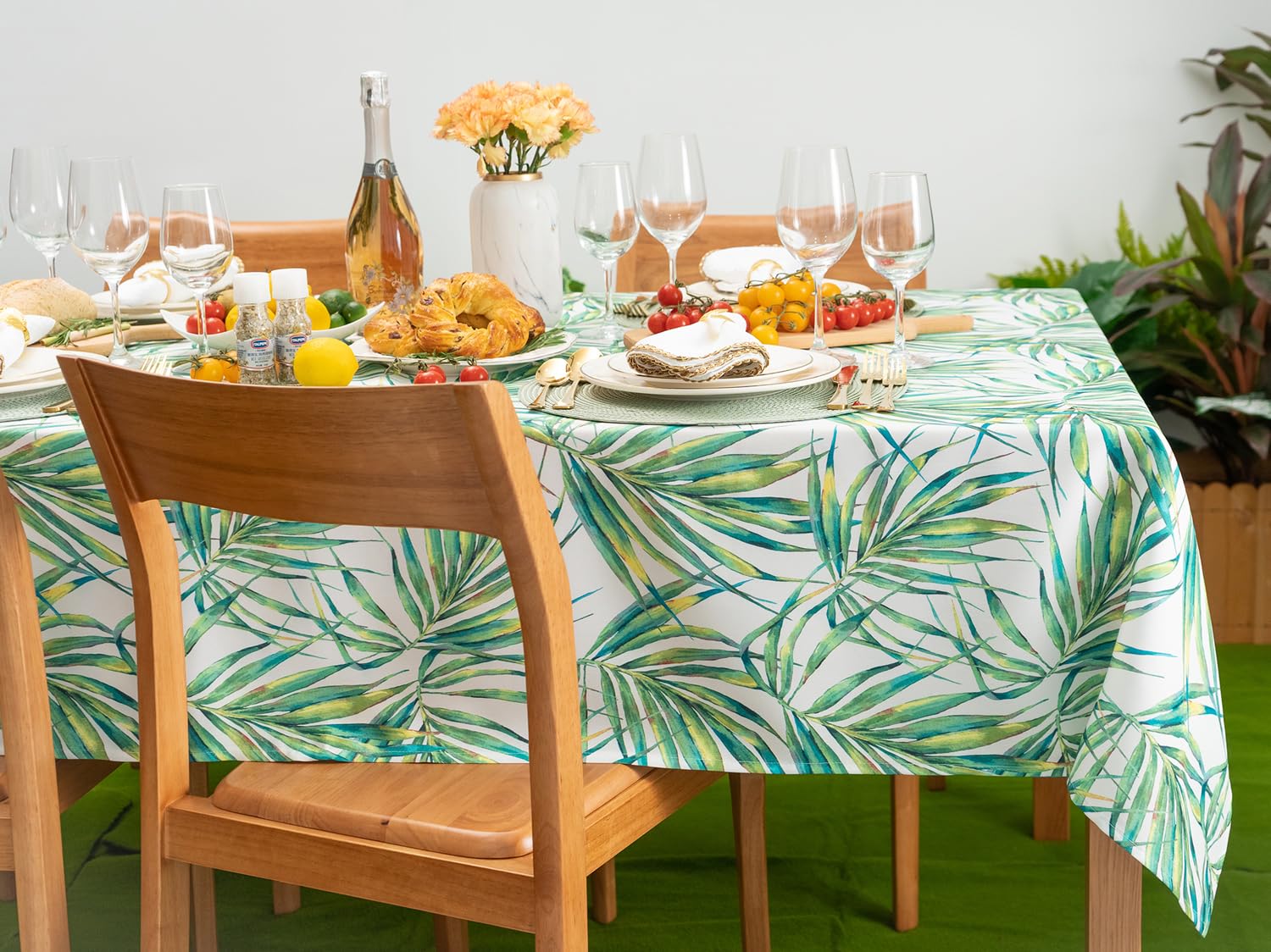 YiHomer Indoor Outdoor Tablecloth - Stain & Water Resistant Rectangle Table Cover (60x84 Inches) with Palm Leaves Design for Spring Summer Decor, Picnics, Dinner Parties, BBQs, and Outdoor Dining