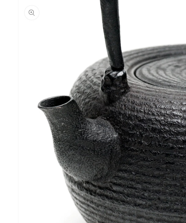 Authentic Japanese Nanbu Tetsubin Iron Teapot - Koizumi Nizaemon 11th Generation Ohitomemon Uba Guchi Gata Style - Traditional Cast Iron Tea Kettle with Gift Box - Perfect for Japanese Tea Ceremony, Home Brewing & Decorative Display