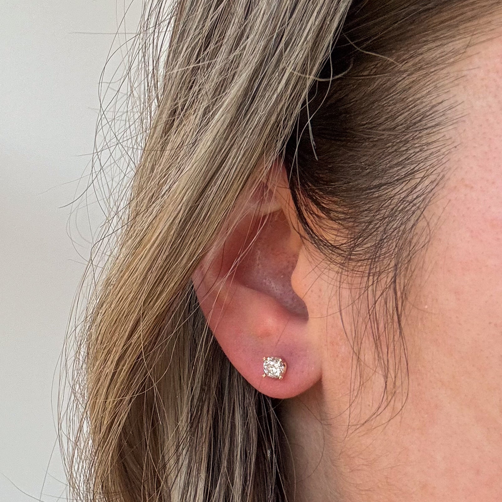 0.71ctw Diamond Stud Earrings for Women - Round Cut 14K White Gold Earrings | Perfect for Weddings, Anniversaries & Special Occasions