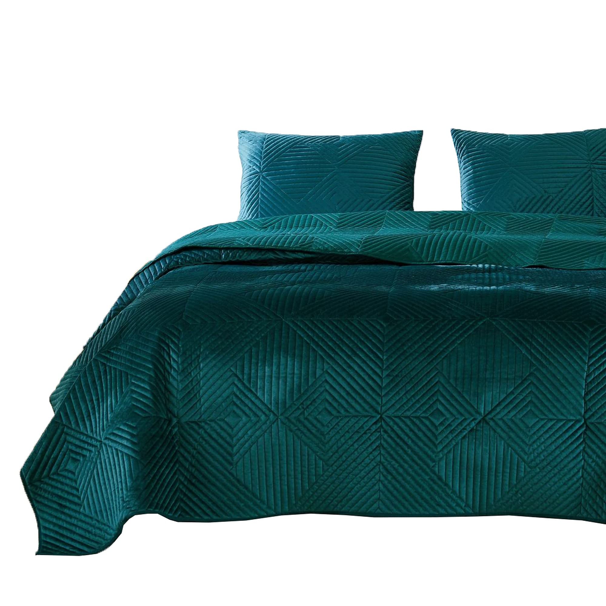 Benjara Bann 3-Piece King Size Quilt Set - Modern Geometric Pattern Bedding in Green | Perfect for Master Bedroom, Guest Room & Cozy Home Decor