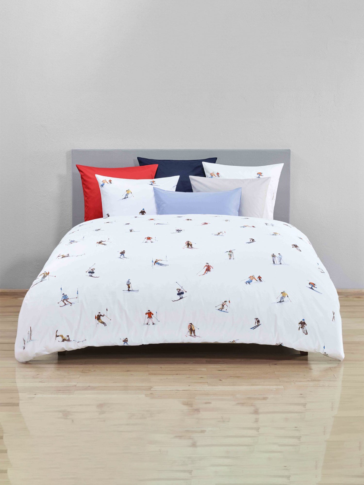 Premium Skiers Twin Duvet Cover Set - Winter Sports Themed Bedding for Cozy Cabin Retreats & Mountain Lodge Decor