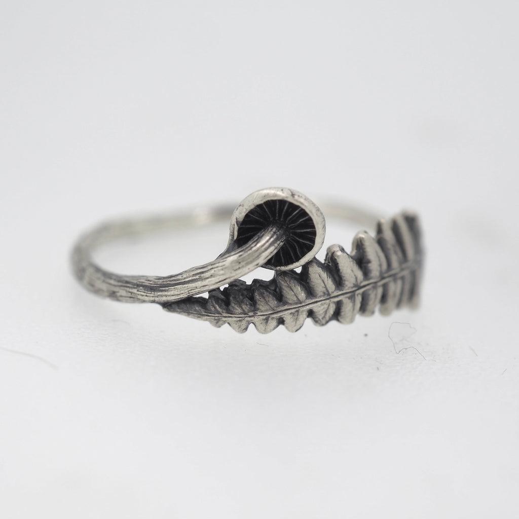 Exquisite Mushroom Fern Ring - Elegant Botanical Jewelry for Women - Perfect for Weddings, Parties & Everyday Wear