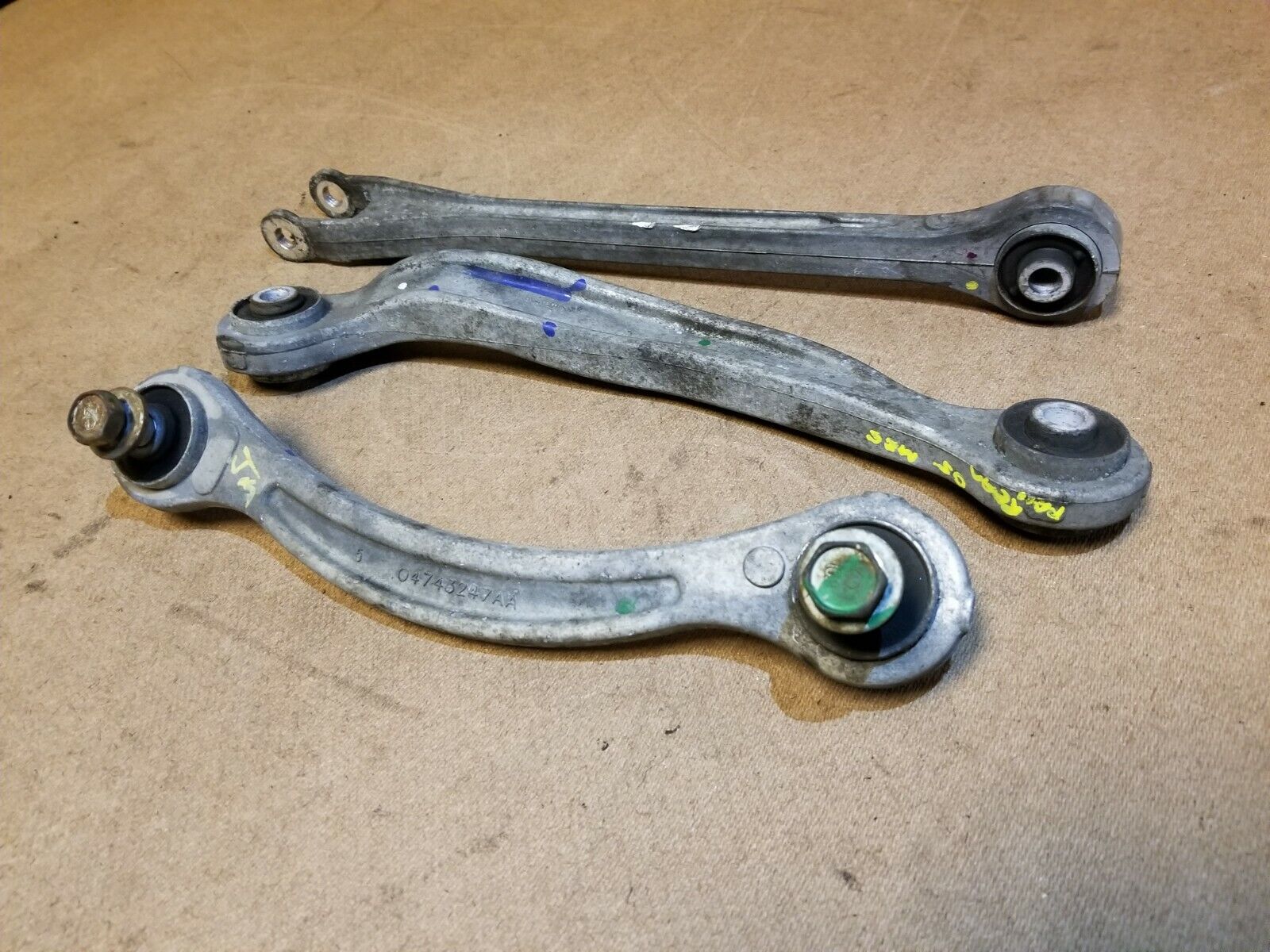05 06 07 Dodge Magnum Rear Right Passenger Side Control Arm - 3 Piece Set OEM Replacement - Perfect for Suspension Repair & Off-Road Upgrades