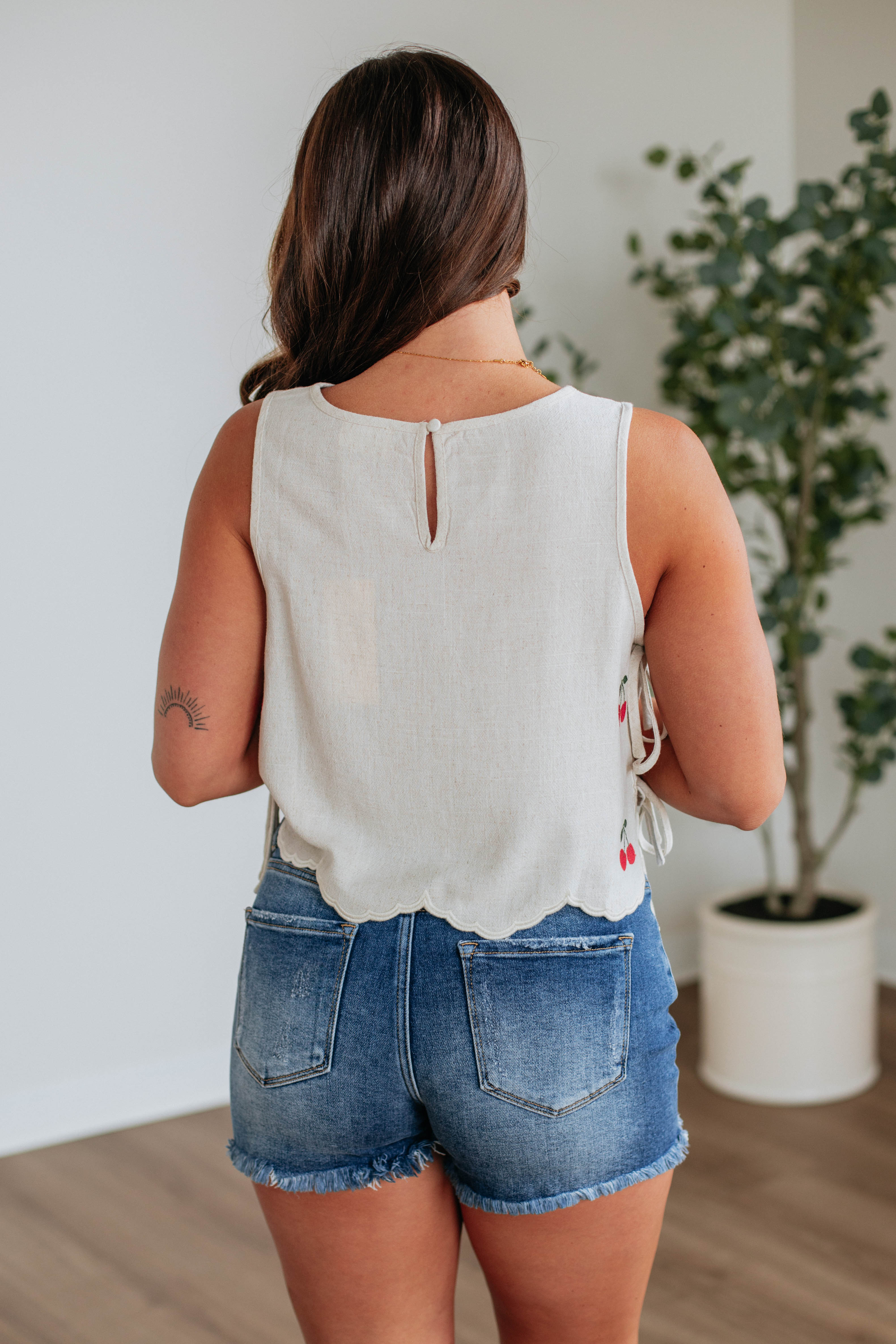 Ederna Women's Linen Tank Top - Breathable Summer Sleeveless Blouse for Casual Wear & Beach Outfits