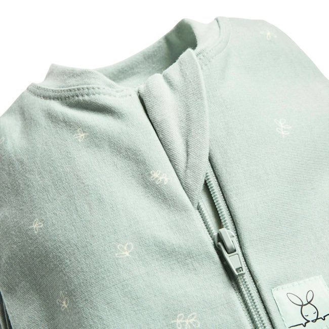 Ergopouch 1.0 Tog Cocoon Swaddle Sack - Breathable Baby Sleep Sack with Daisies Print - Perfect for Newborns & Infants 0-6 Months - Ideal for Nursery, Daycare & On-the-Go Comfort