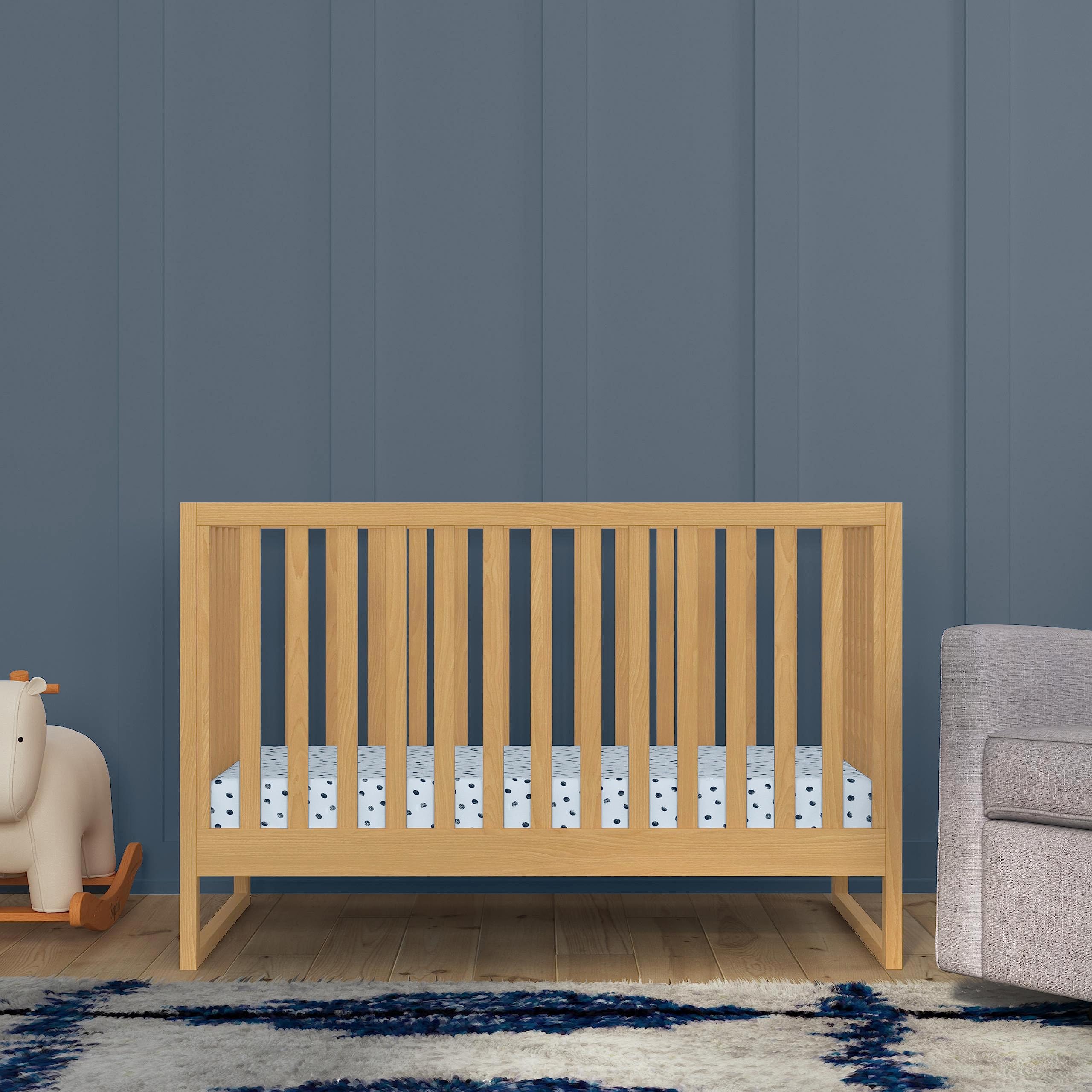 daVinci Hunter 3-in-1 Convertible Baby Crib to Toddler Bed & Daybed - GREENGUARD Gold Certified Non-Toxic Wood Crib - 4 Adjustable Heights, Easy Assembly - Honey Brown Finish for Nursery & Kids Room