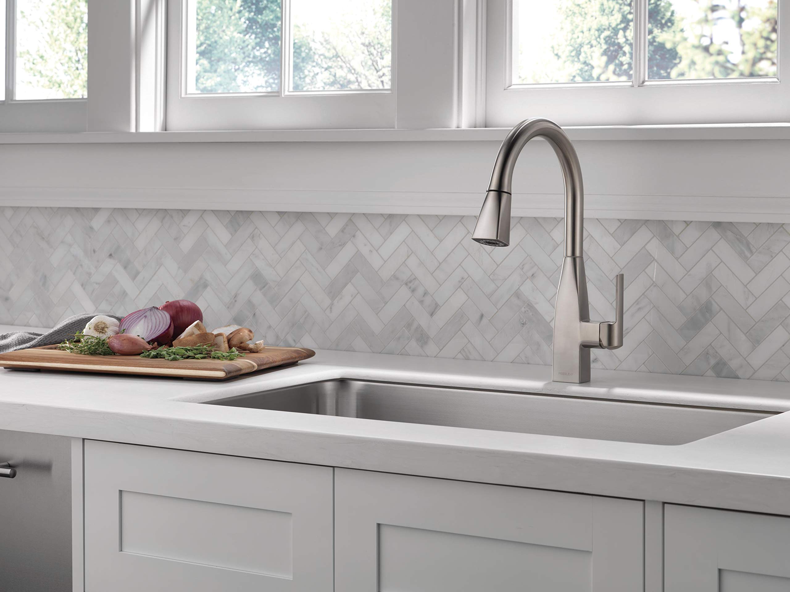 Peerless Xander Brushed Nickel Kitchen Faucet with Pull Down Sprayer - Single Handle Stainless Steel Sink Faucet (Model P7919LF-SS) - Perfect for Modern Kitchens, Dishwashing & Food Prep