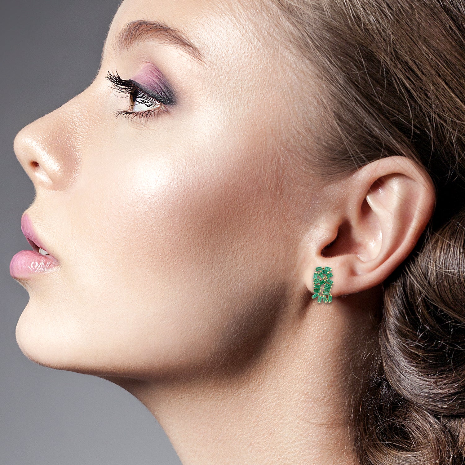 18K Yellow Gold Baguette Cut Emerald Stud Earrings - Elegant Green Gemstone Jewelry for Women, Perfect for Weddings, Parties & Special Occasions
