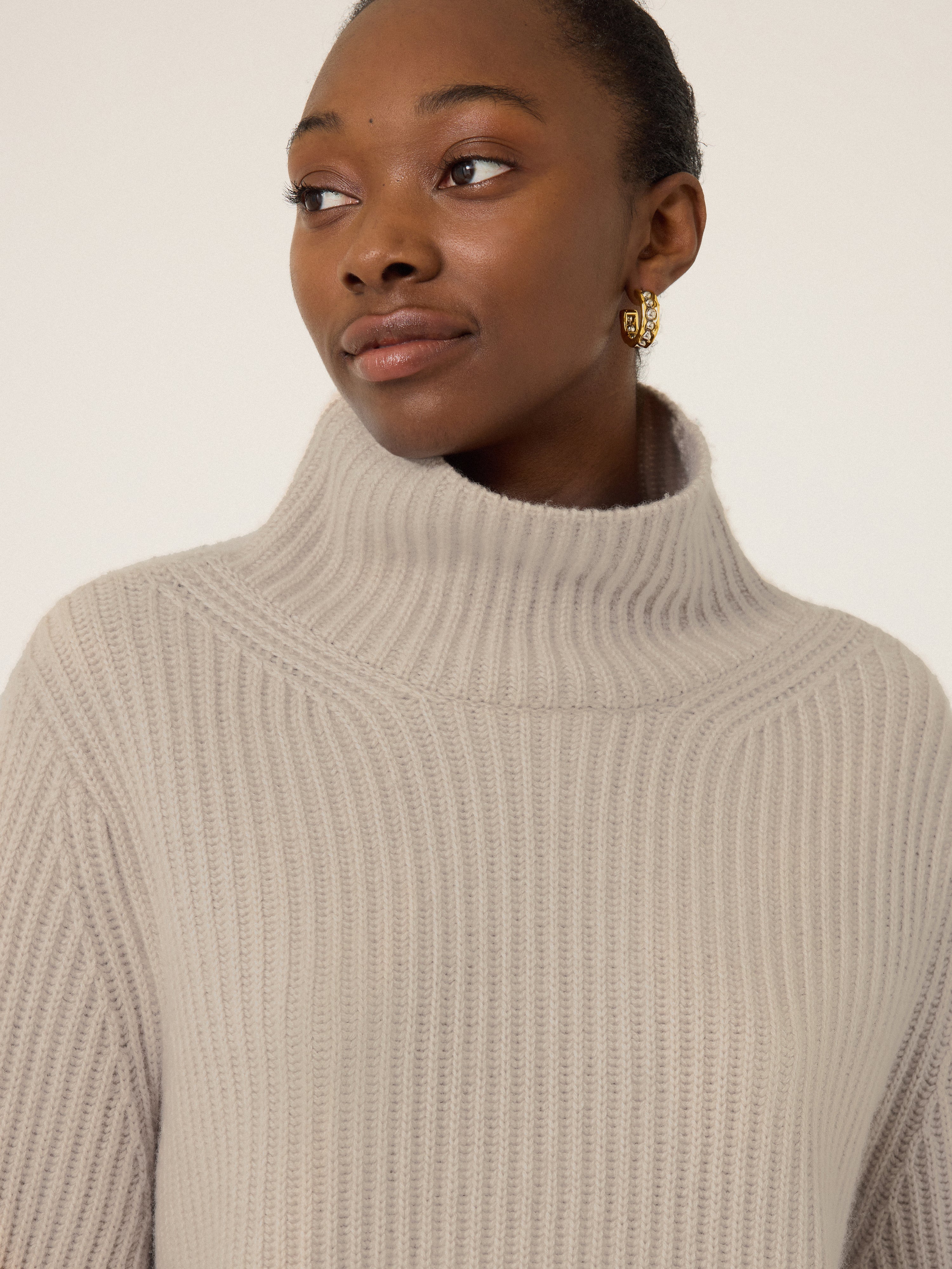 Premium Faroe Fisherman's Rib Knit Sweater - Soft Cream Wool Pullover for Men & Women | Cozy Winter Wear, Casual Outfit & Layering Essential