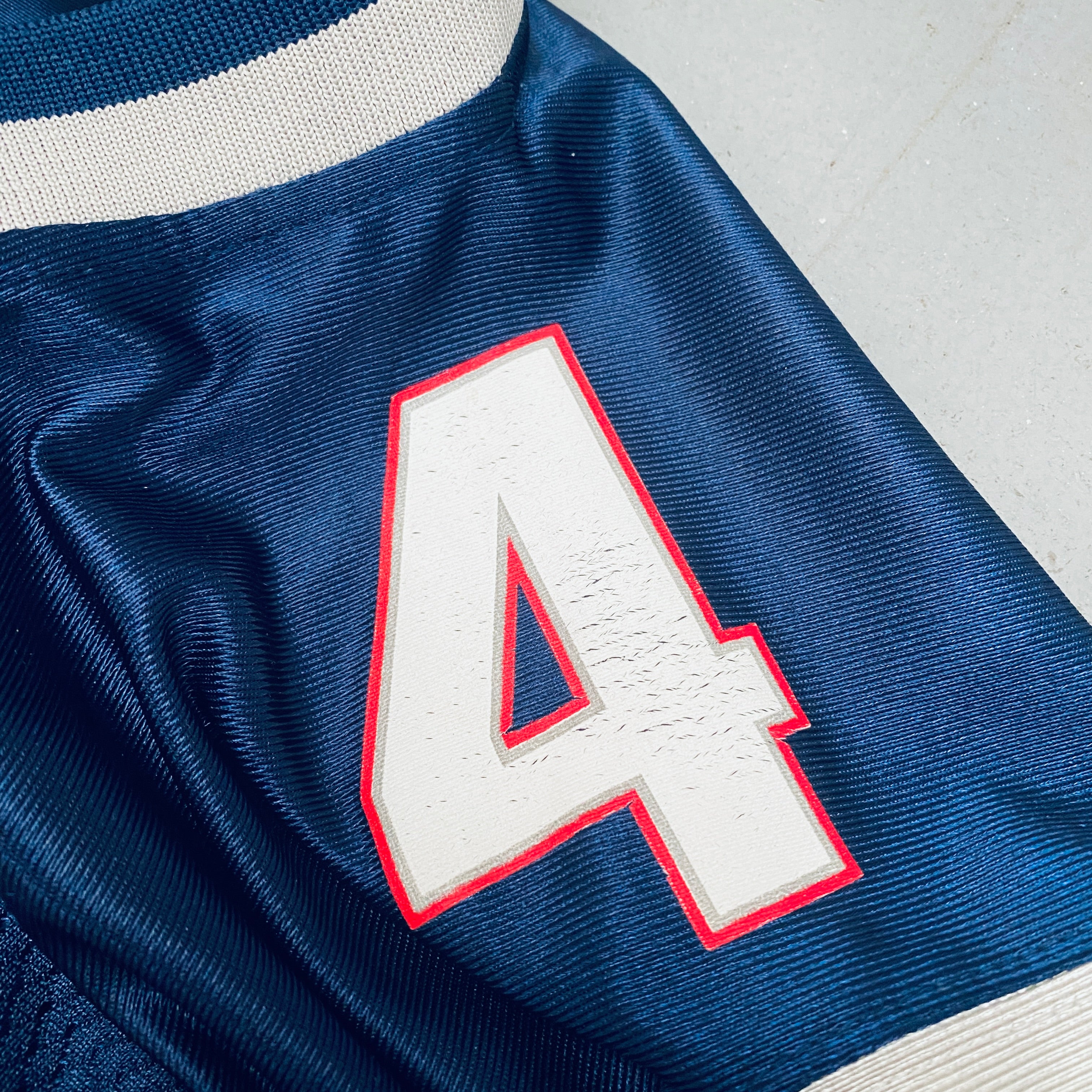 New England Patriots Adam Vinatieri 2002/03 Men's Jersey - Authentic NFL Football Jersey for Fans & Collectors - Perfect for Game Day, Tailgating & Sports Memorabilia Display