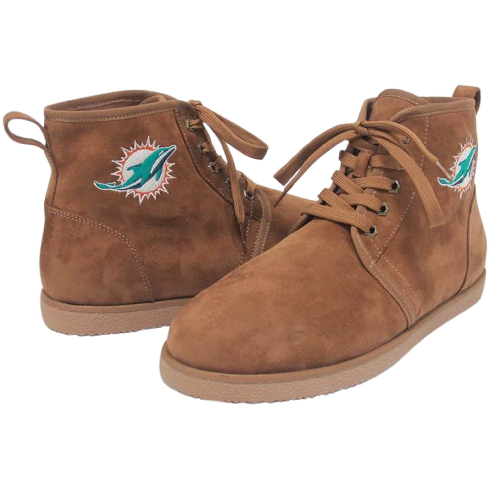 Cuce Men's NFL Team Logo Moccasin Boots - Comfortable Slip-On Winter Shoes for Football Fans - Perfect for Game Day, Tailgating & Casual Wear