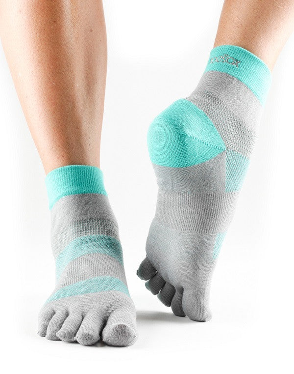 ToeSox Minnie Sports Socks - Non-Slip Yoga & Pilates Socks for Women - Cute Athletic Grip Socks for Workout, Dance, and Gym - Breathable & Comfortable for Fitness & Exercise