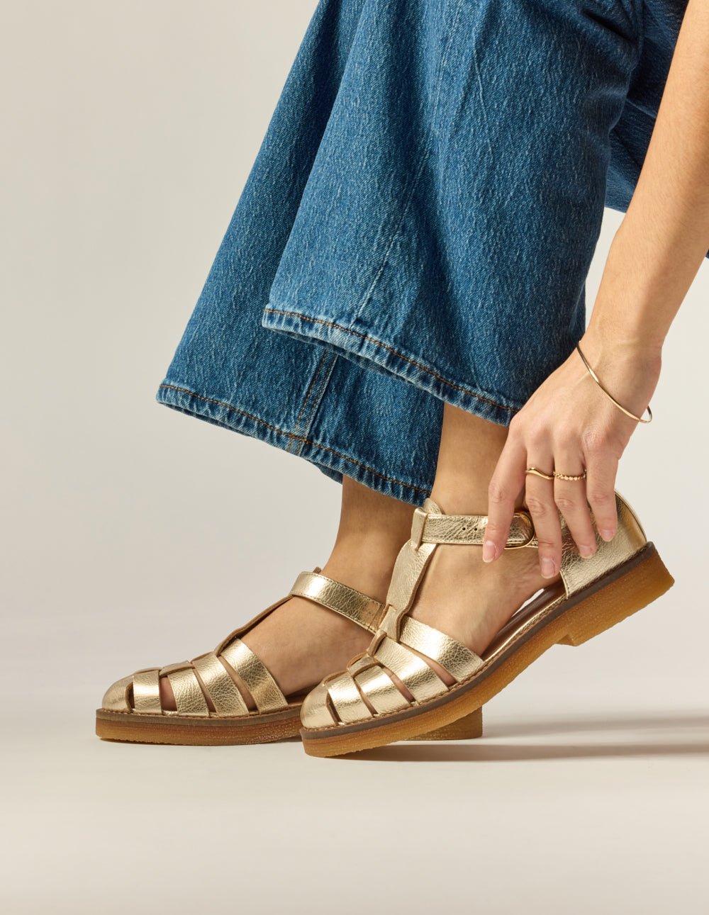 Champagne Grain Leather Charlie Sandals - Women's Comfortable Casual Sandals for Summer, Beach, and Vacation Wear