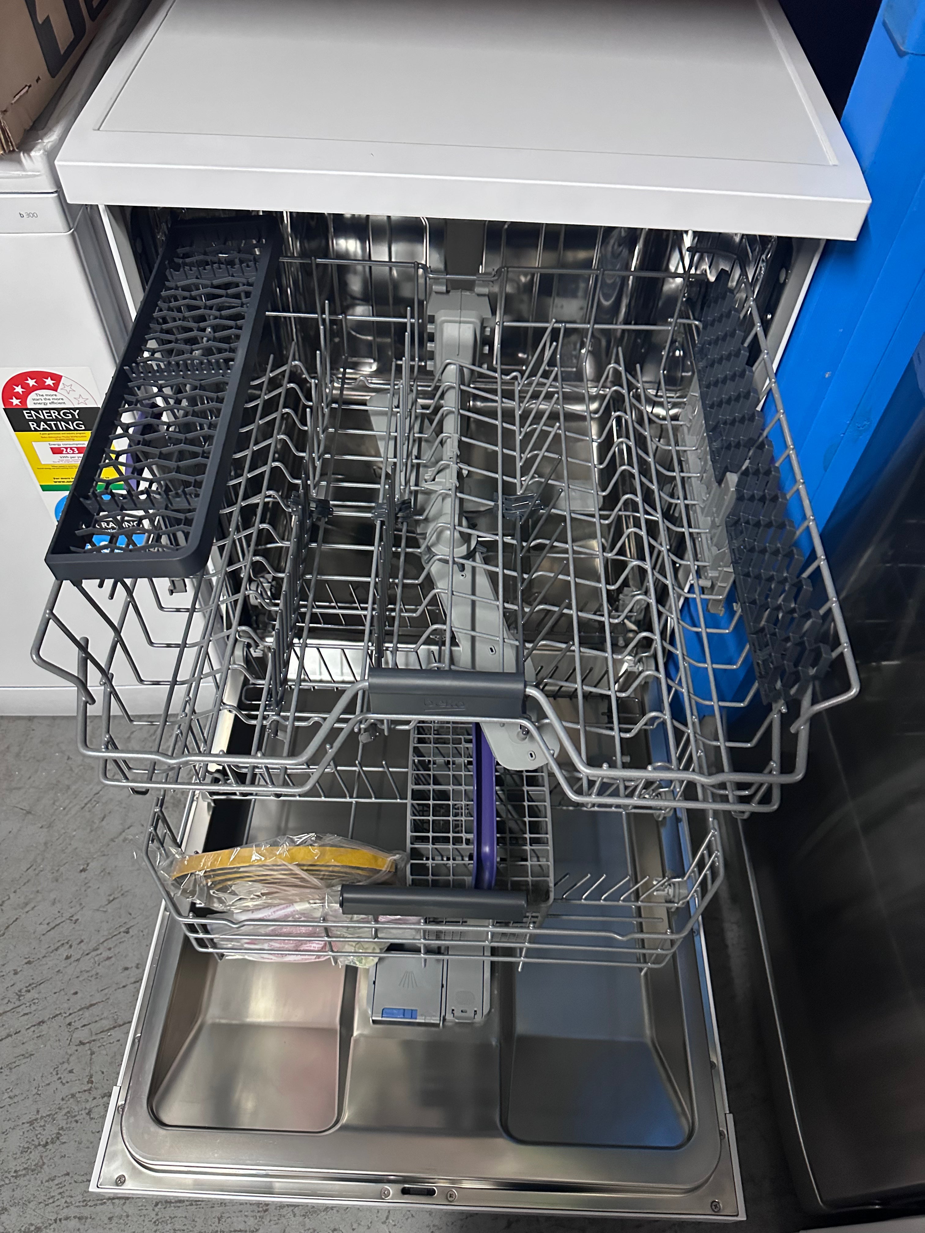Beko BDF1410W 14 Place Setting Freestanding Dishwasher - Factory Second with Manufacturer Warranty | Perfect for Large Families & Open-Concept Kitchens
