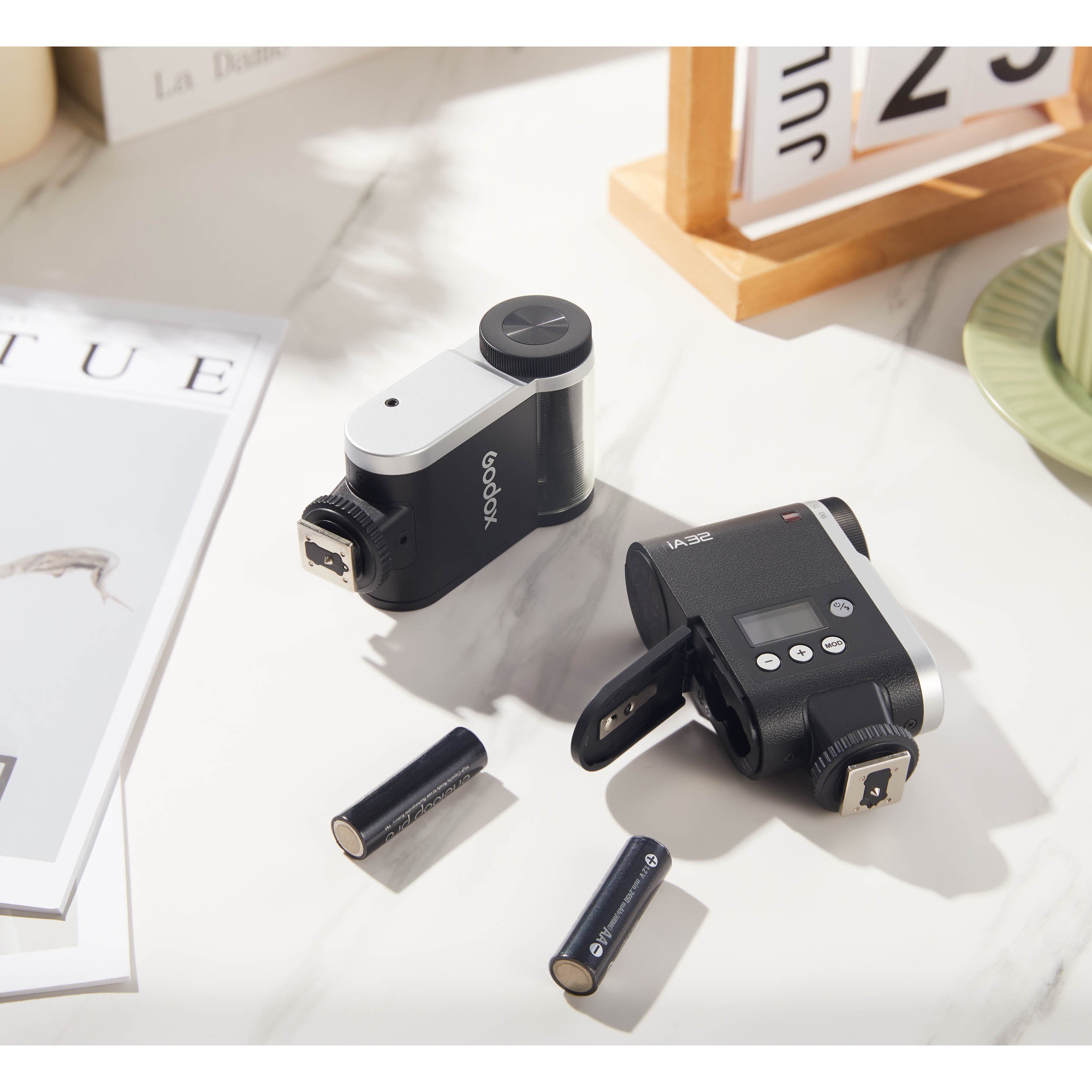 iFlash iA32 Compact Angle Adjustable Camera Flash for DSLR & Mirrorless Cameras - Perfect for Portrait, Wedding & Event Photography