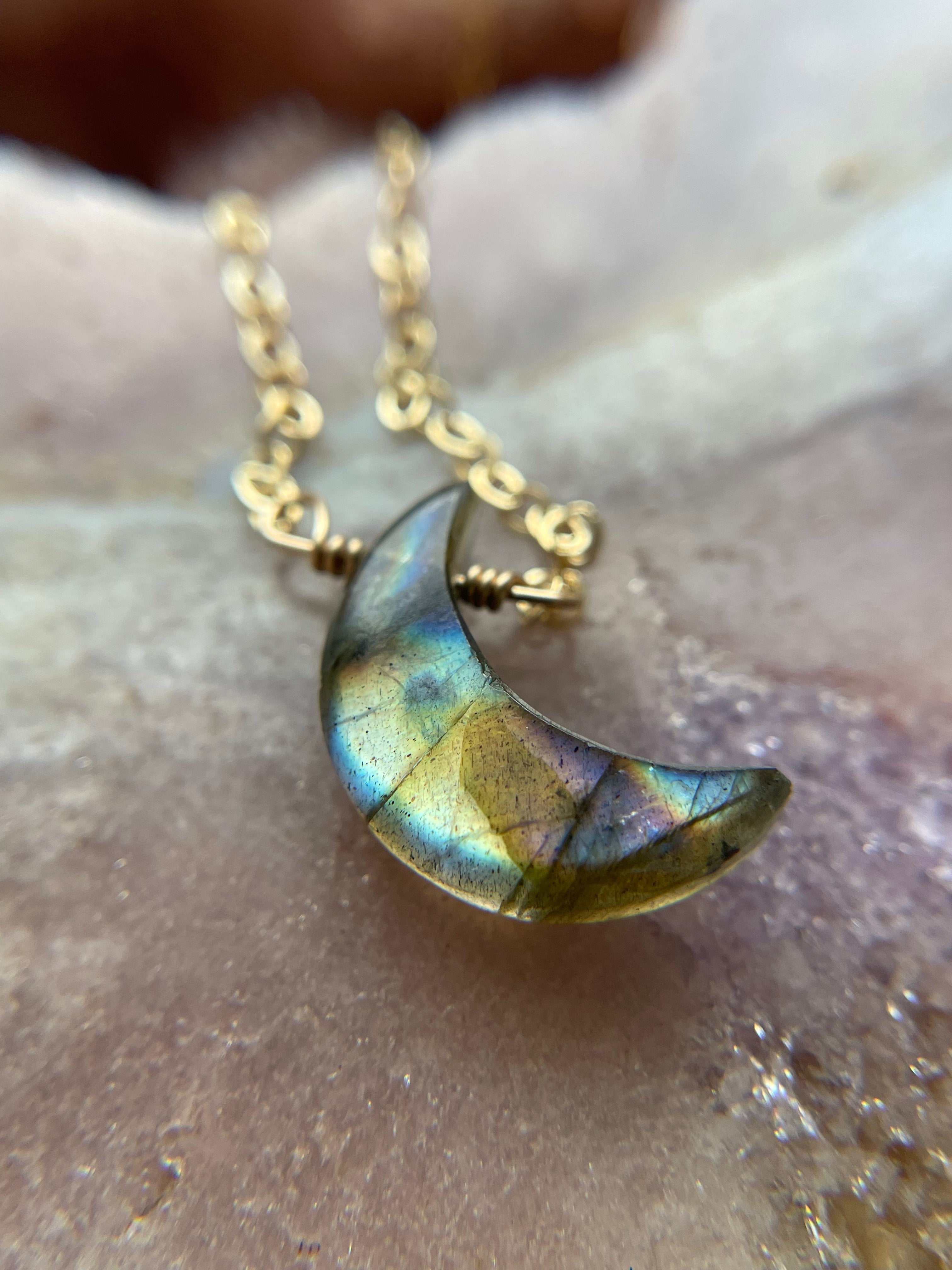 Natural Labradorite Moon Crystal Necklace for Women - Healing Stone Jewelry for Meditation, Yoga & Spiritual Gifts