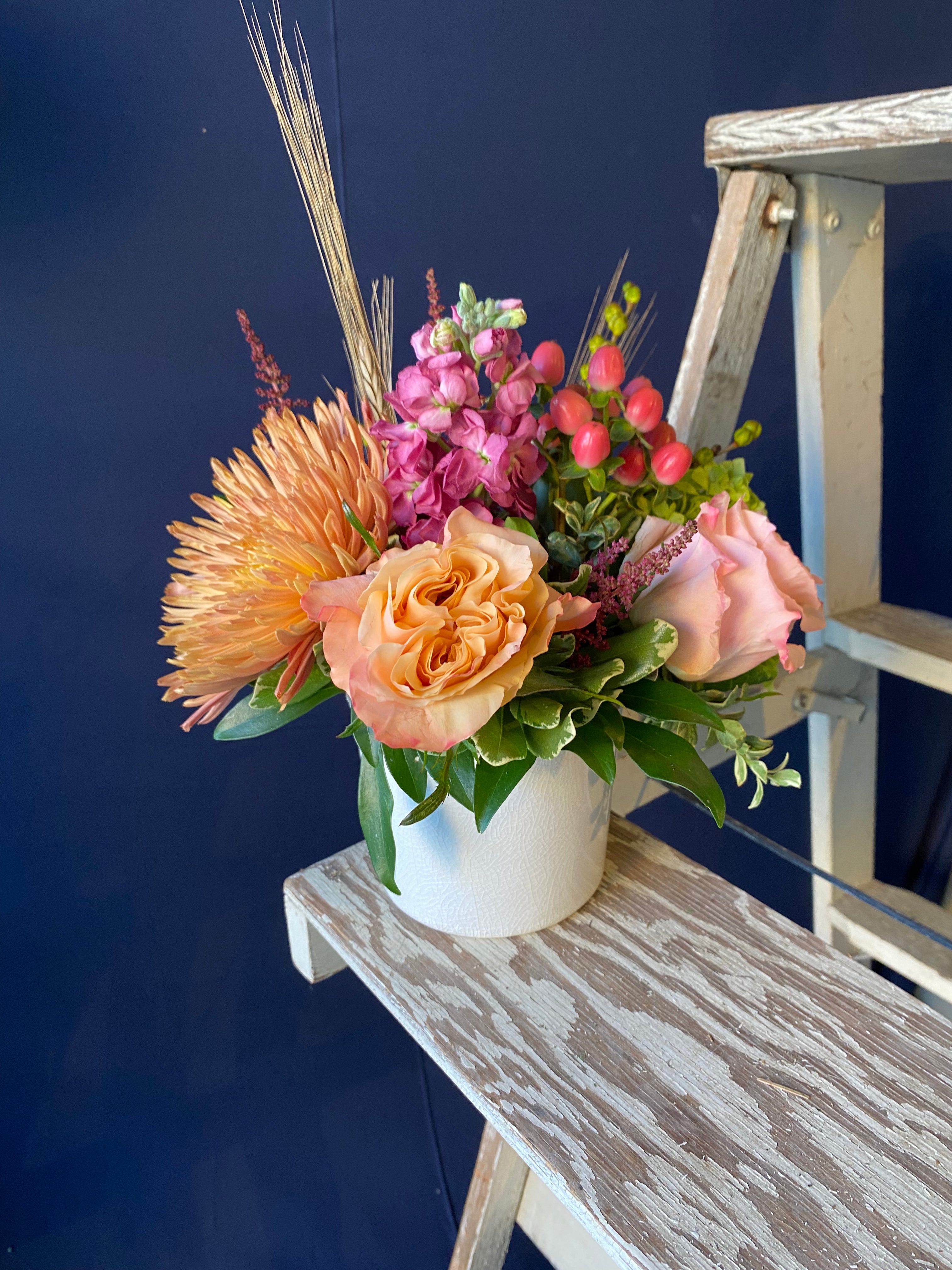 Small Seasonal Vase - Elegant Floral Decor for Home, Wedding, and Holiday Centerpieces