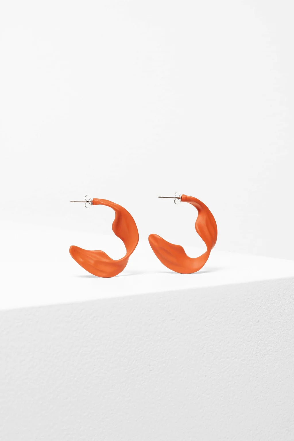 Trendy STREK Earrings for Women - Minimalist Gold Hoop Earrings for Everyday Wear - Perfect for Office, Party & Casual Outfits