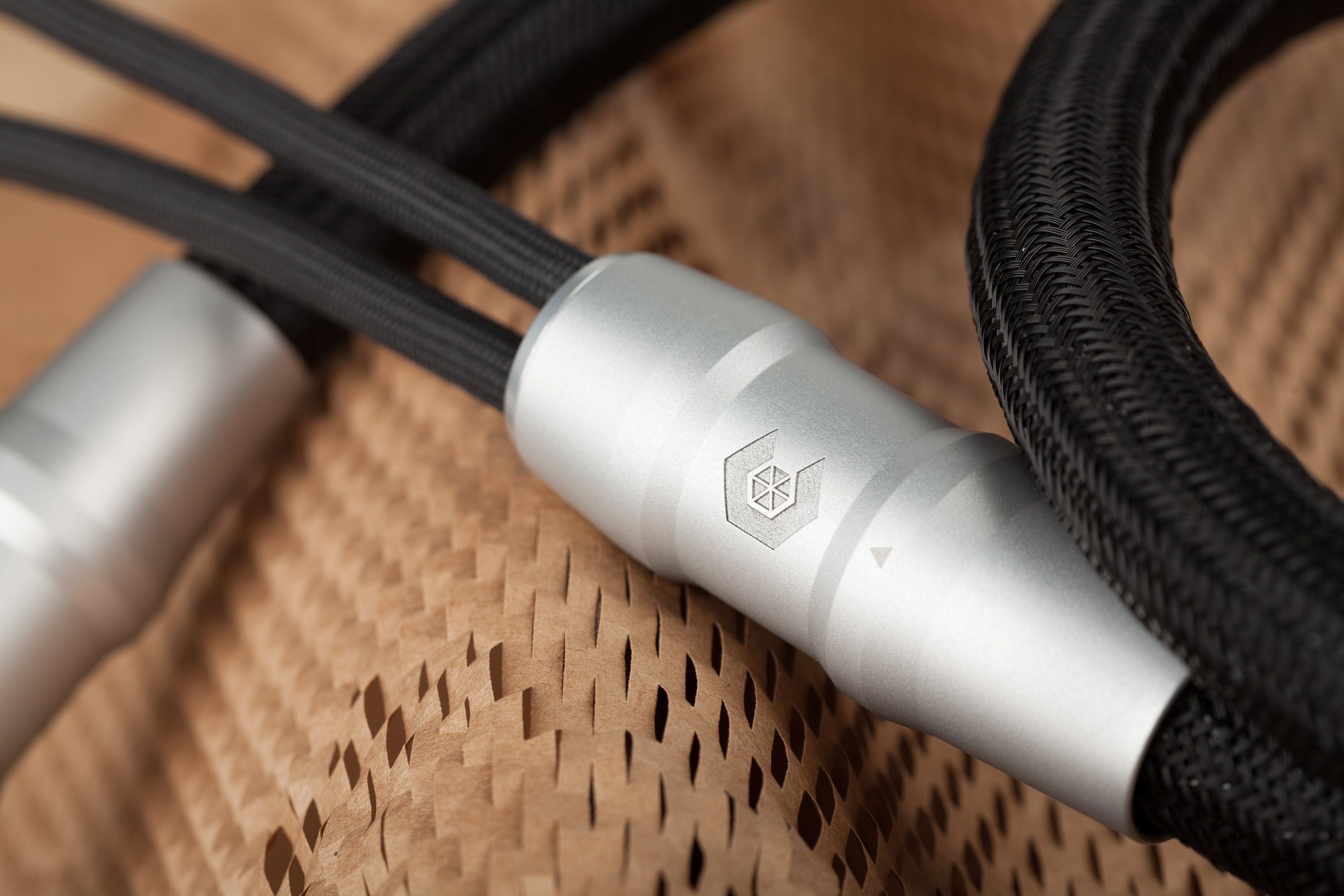 Kimber Kable Carbon 18XL High-End Speaker Cables (Pair) - Premium Audio Cables for Home Theater & Hi-Fi Systems - Perfect for Audiophiles & Music Enthusiasts