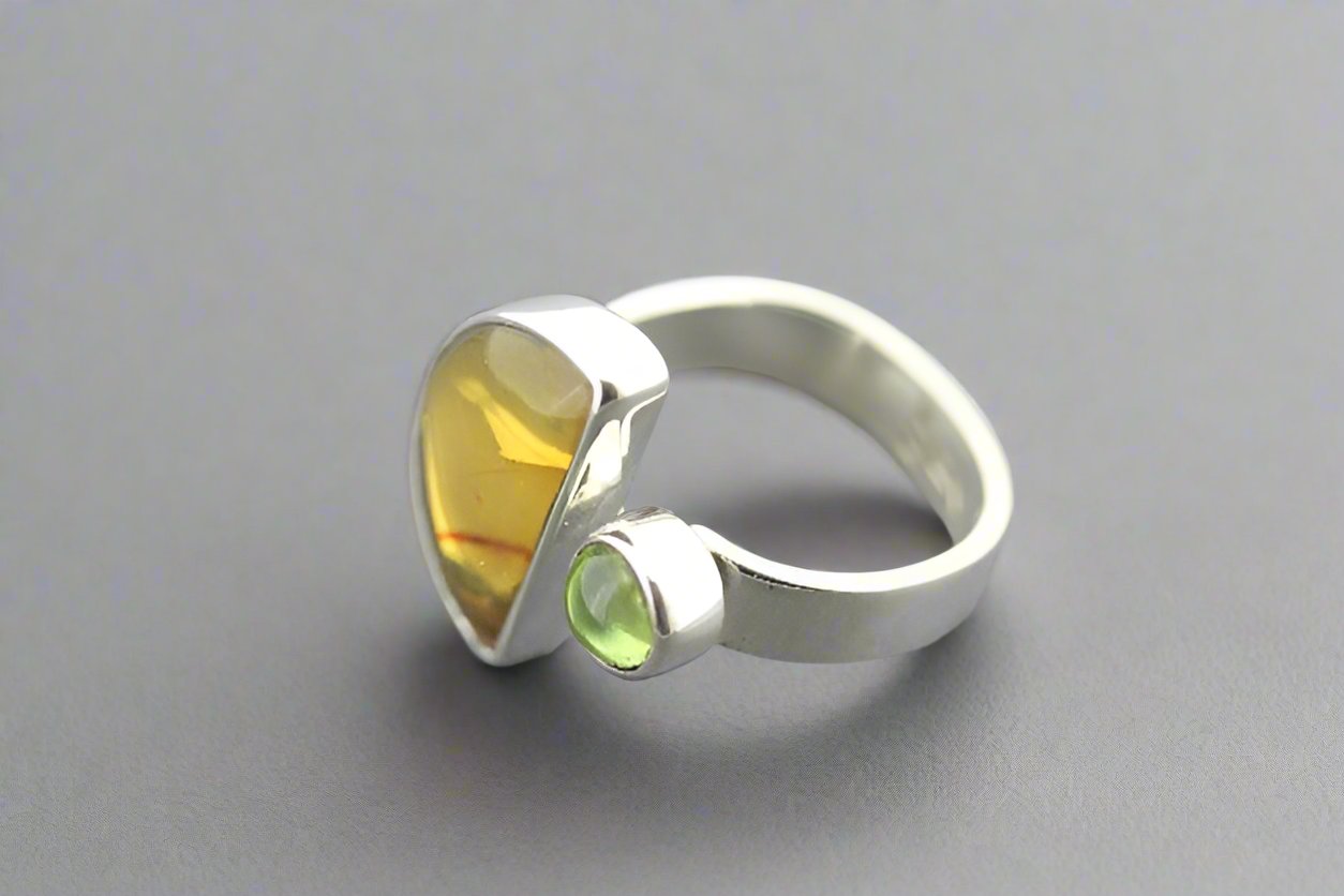 Moon and Star Ring with Amber and Citrine Gemstones - Perfect for Boho Fashion, Gift Giving, and Spiritual Jewelry Lovers