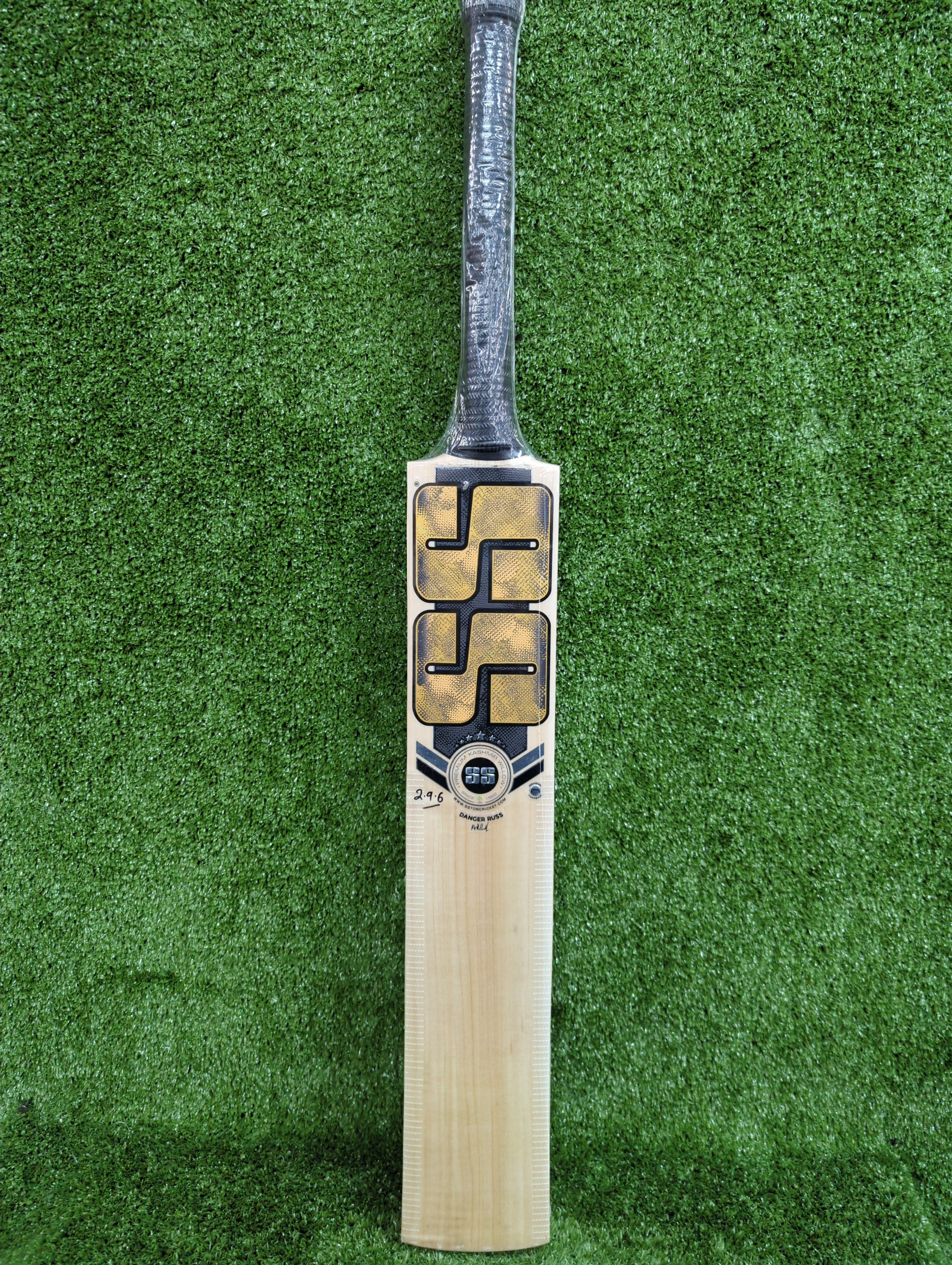 Premium Kashmir Willow Cricket Bat - Andre Russell Edition | Lightweight & Durable for Professional & Casual Cricket Matches | Perfect for Practice, Tournaments & Backyard Games