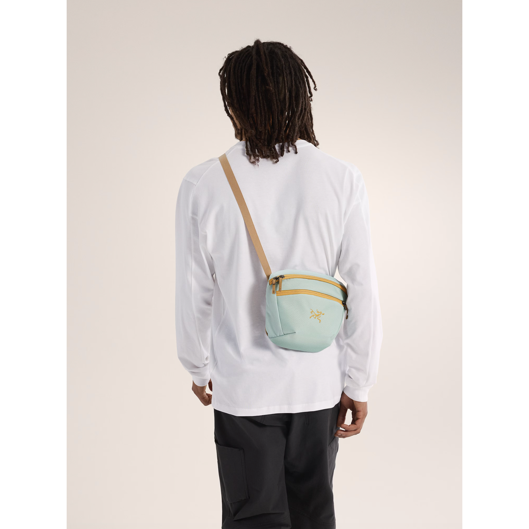 Arc'teryx Mantis 2 Waist Pack - Lightweight Durable Fanny Pack for Hiking, Travel & Everyday Use - Water-Resistant Outdoor Gear for Men & Women