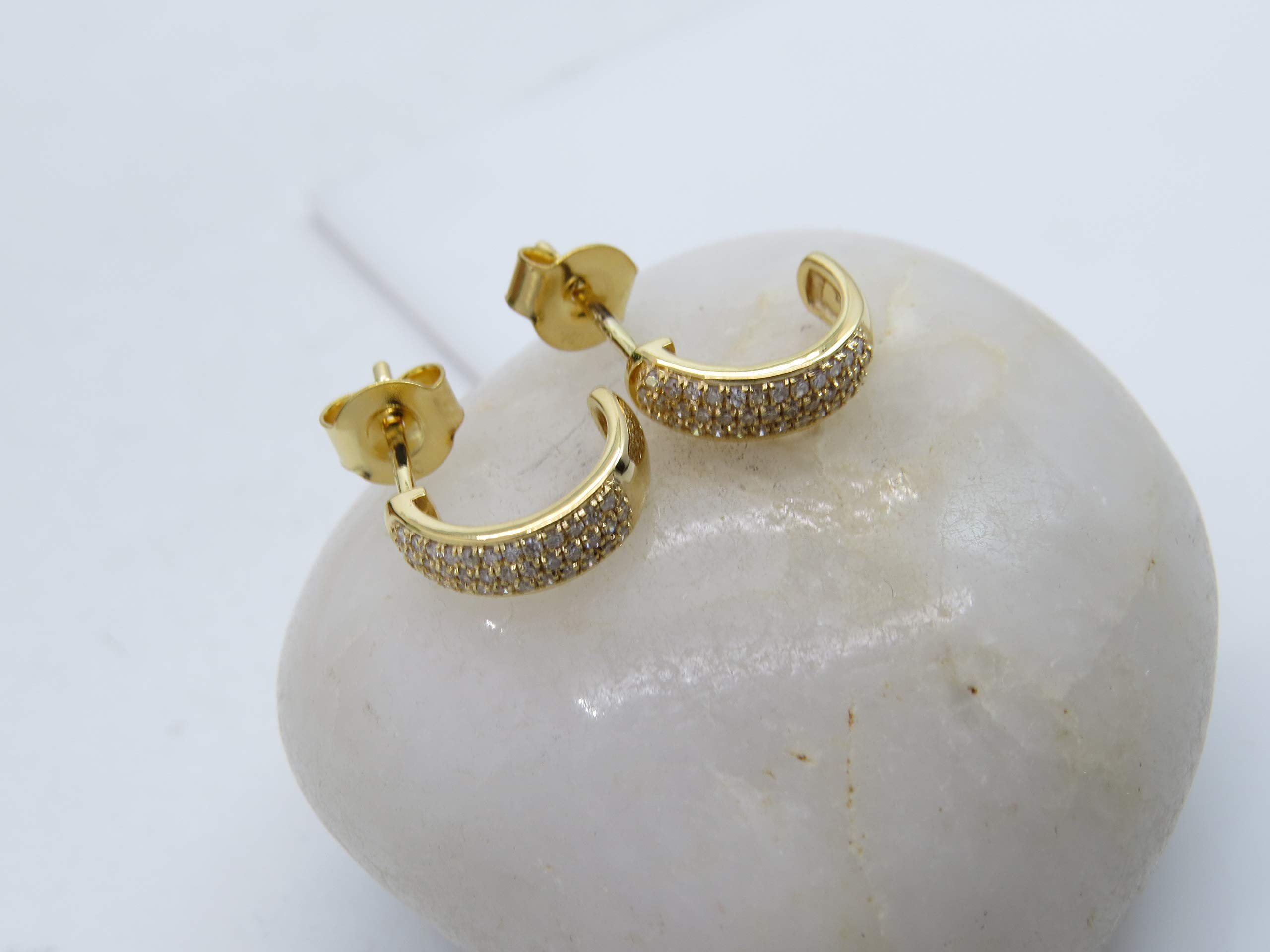 0.20 CTTW Round Diamond Women's Huggie Hoop Earrings - 1/5 CT, 18K Solid Gold - Perfect for Everyday Wear, Gifts & Special Occasions