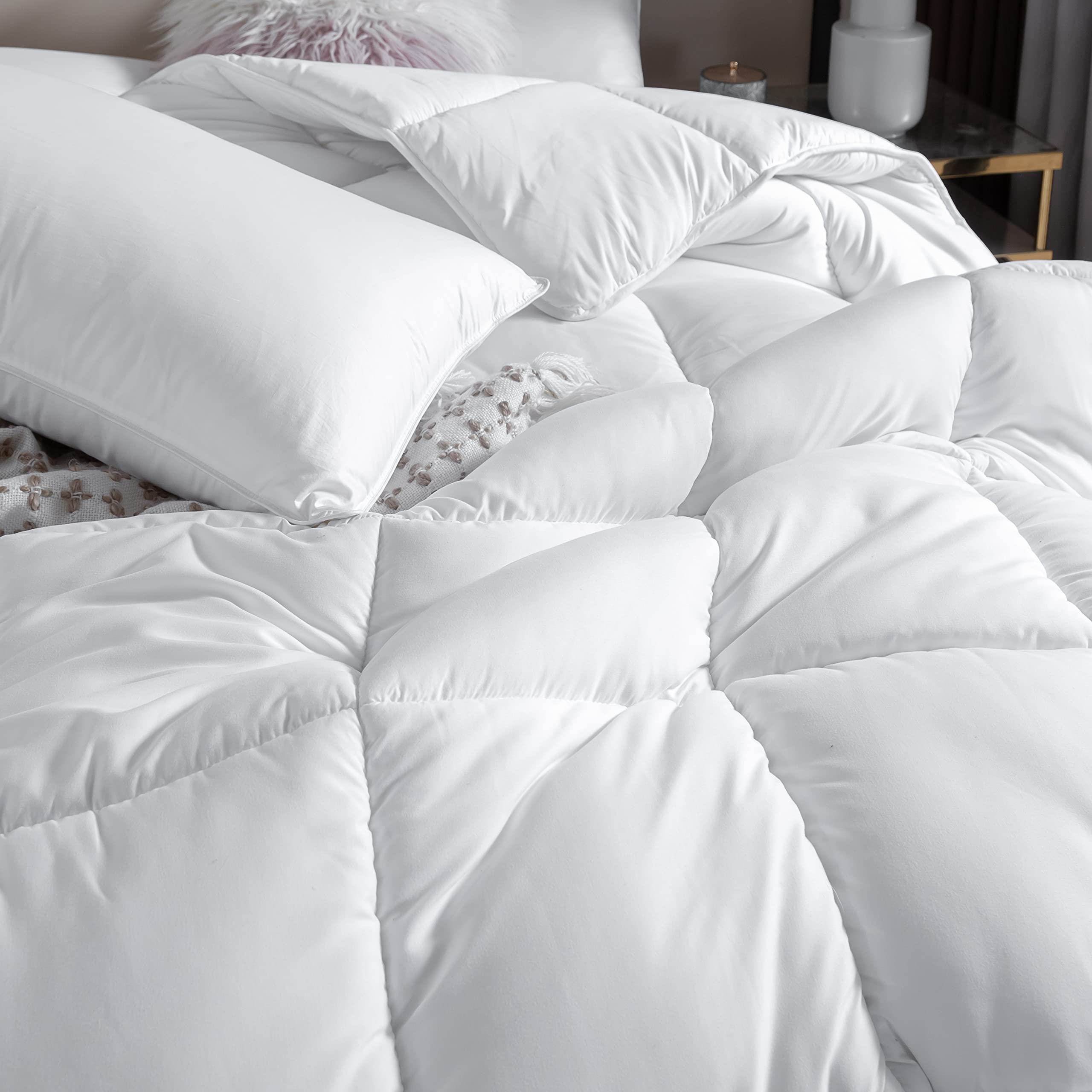 Extra Warm White Queen Size Down Alternative Comforter - Heavyweight All Season Fiberfill Duvet Insert 90x90 with Corner Tabs - Ultra Soft Brushed Microfiber Shell - Perfect for Winter Bedding & Cozy Home Decor