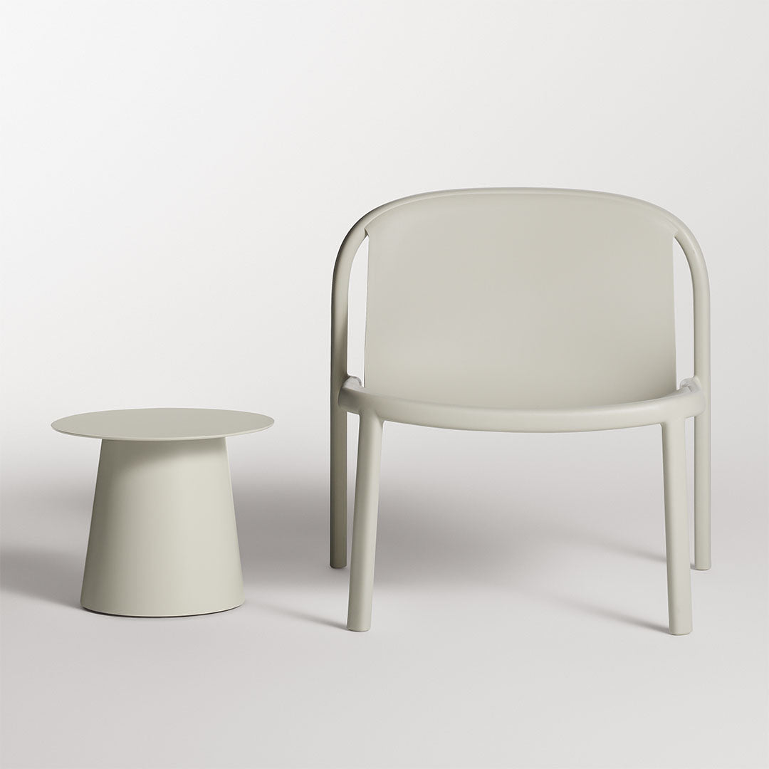 Modern Circular Low Cocktail Table - Stylish Coffee Table for Living Room, Lounge & Patio - Perfect for Small Spaces & Home Decor