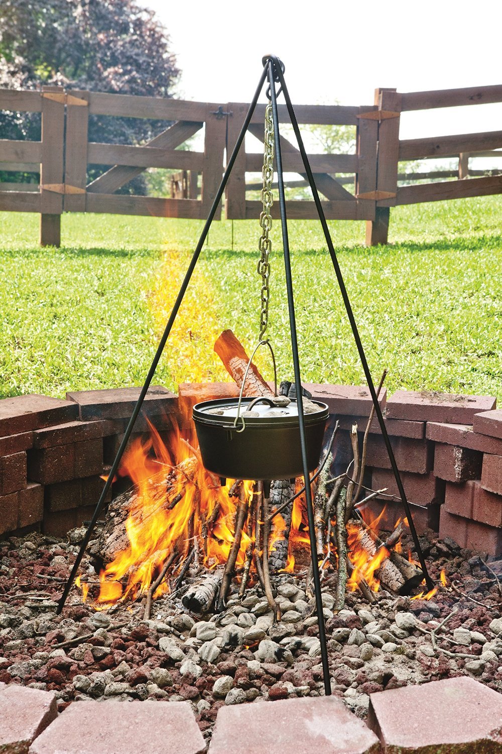Lodge 8 Quart Pre-Seasoned Cast Iron Dutch Oven with Lid - Heavy Duty Camping Cookware for Oven, Stove, Grill & Campfire - Perfect for Stews, Bread Baking & Outdoor Cooking - Black