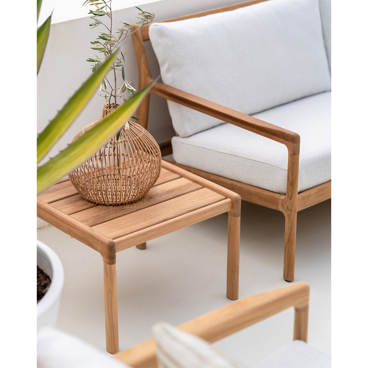 Portable Outdoor Side Table - Lightweight & Durable Patio End Table for Camping, Poolside, and Backyard Relaxation
