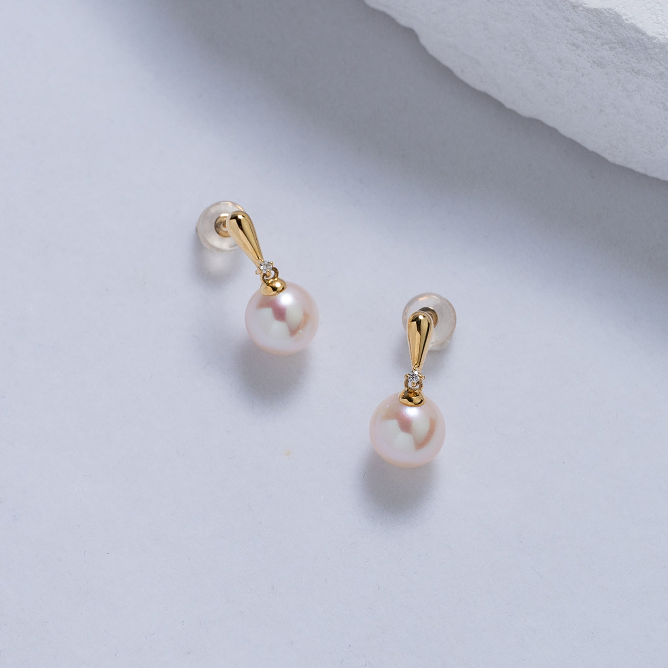 18K Solid Gold Diamond Freshwater Pearl Earrings for Women - Luxury Dangle Earrings for Wedding, Party & Special Occasions - KE00115