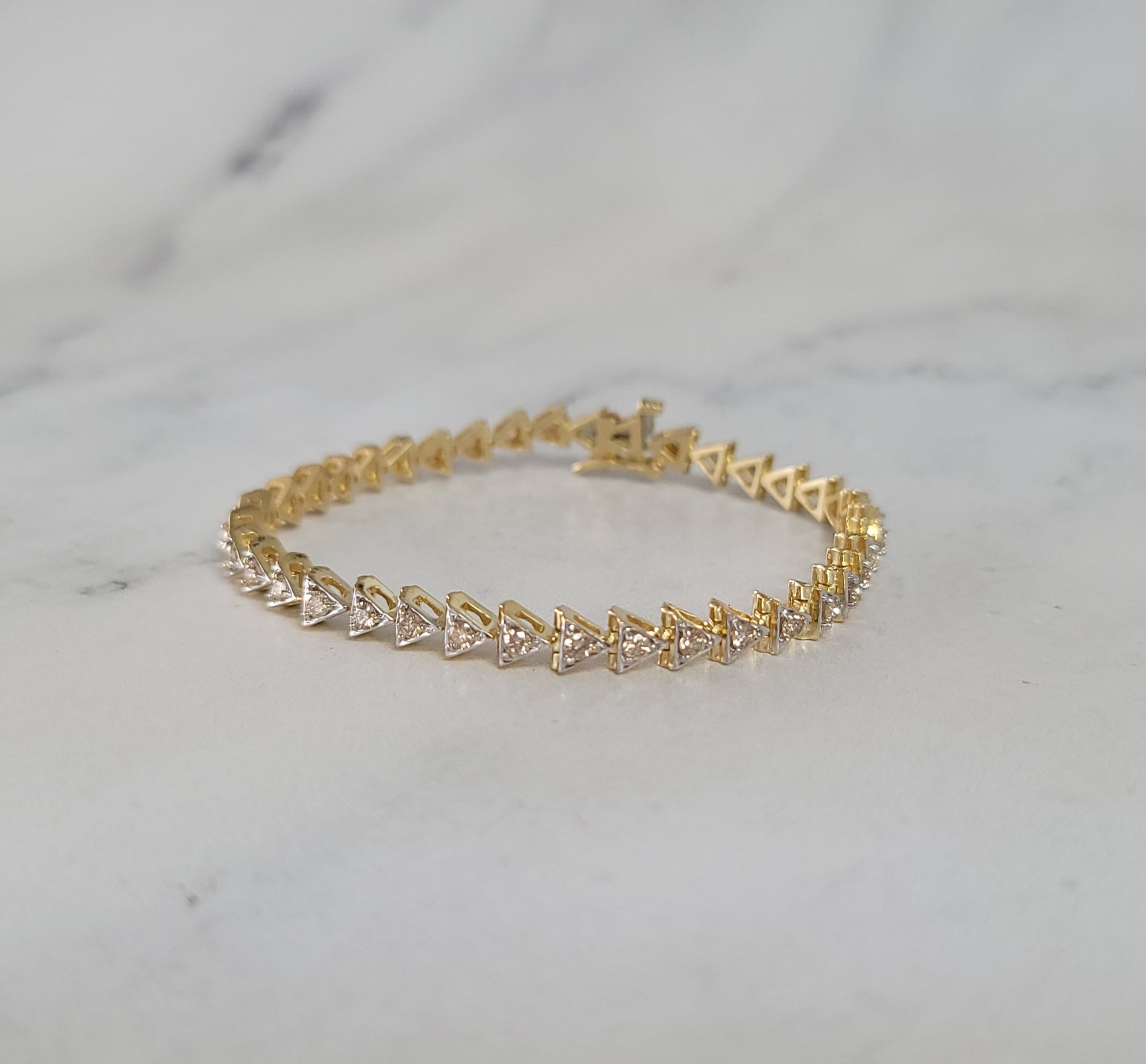 Elegant Triangle Illusion Diamond Tennis Bracelet for Women - Perfect for Weddings, Parties & Special Occasions