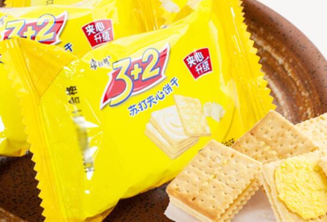 Butter Flavor Sandwich Soda Crackers - 500g/17.6oz Baked Biscuit Snacks - Perfect for Picnics, School Lunches & Tea Time Snacking