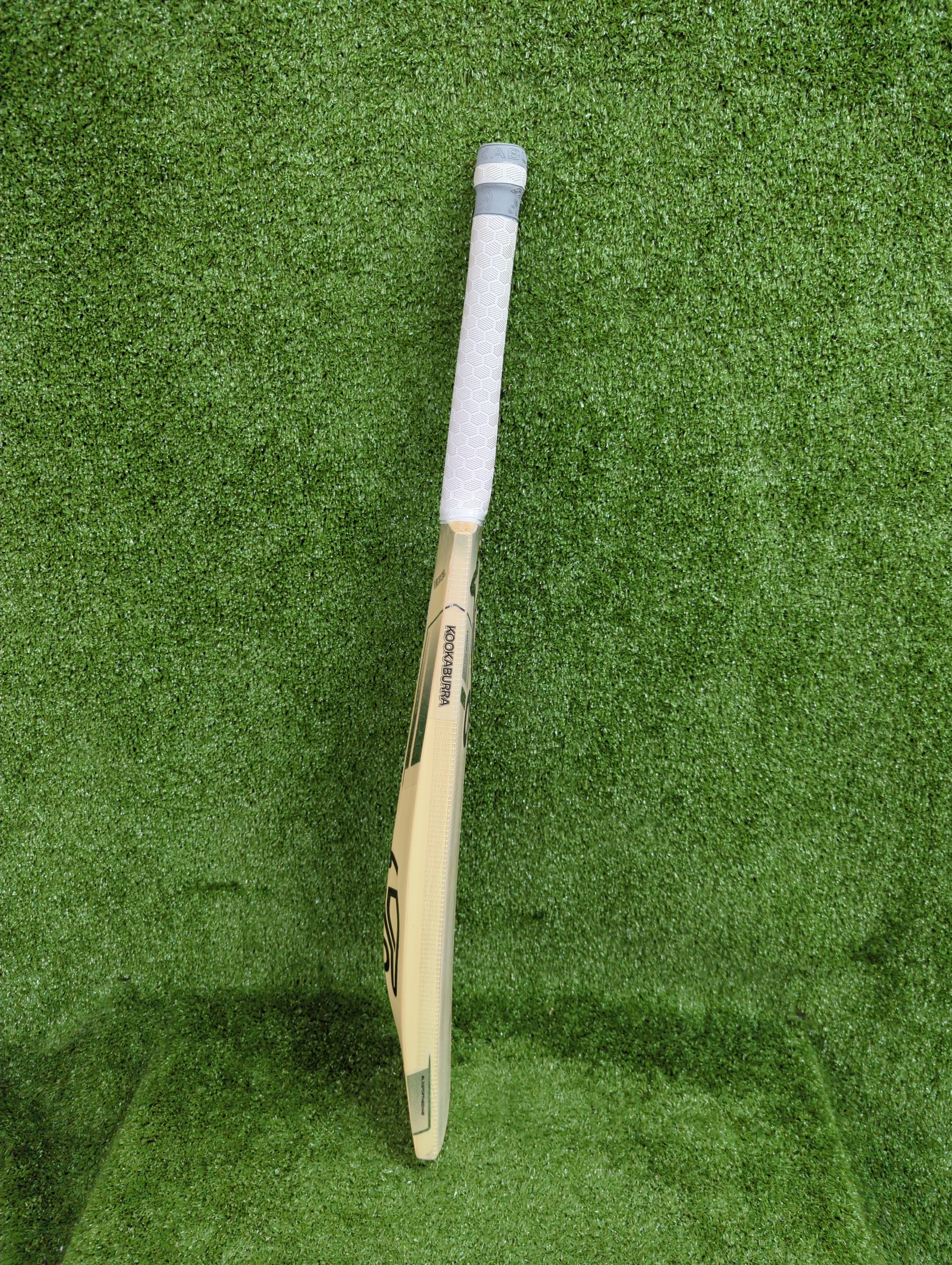 Kookaburra Nickel 6.5 English Willow Cricket Bat - Premium Grade Harrow Size for Adult Players | Perfect for Competitive Matches & Practice Sessions