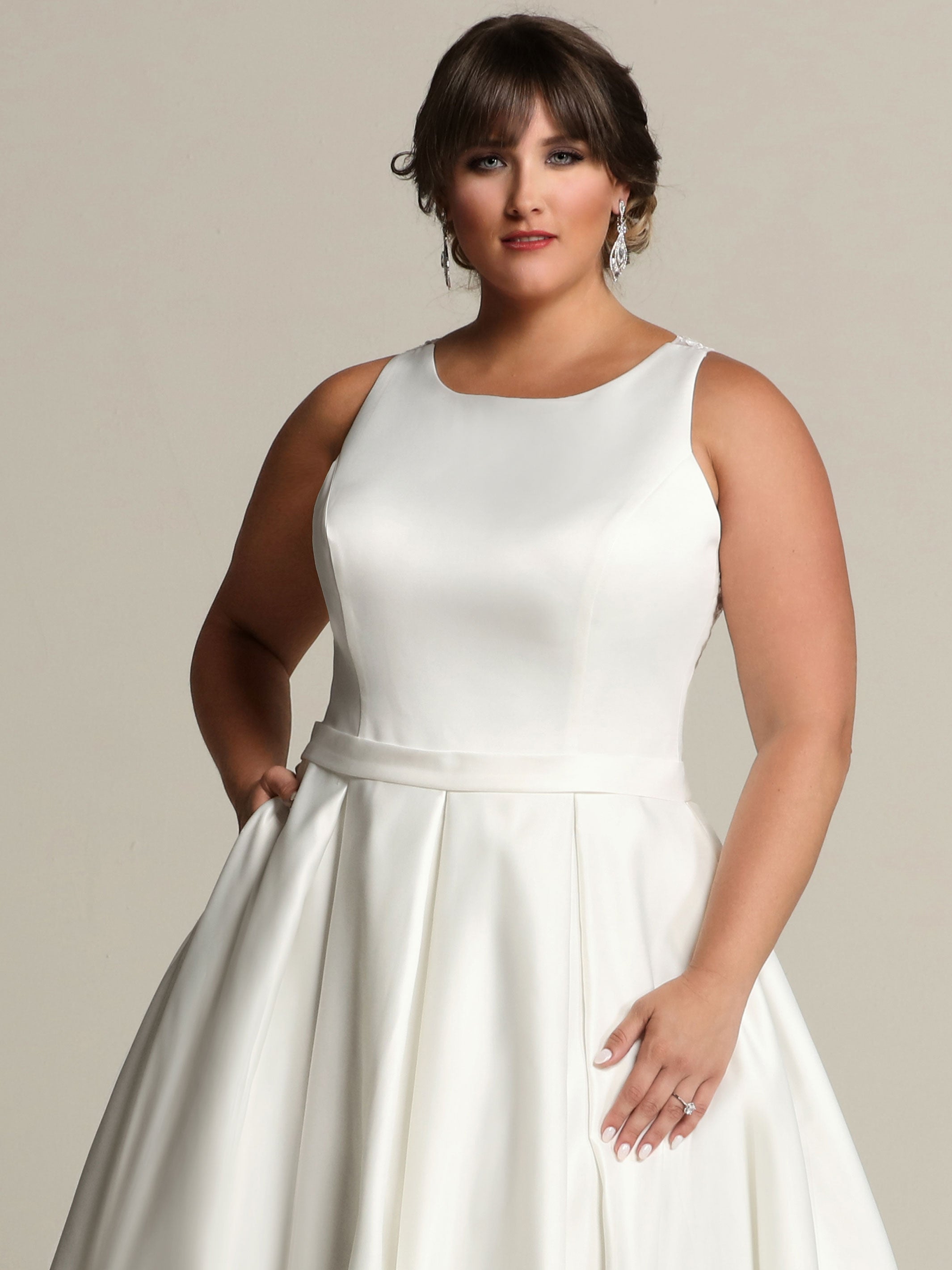 Penelope Halter Satin A-Line Wedding Dress with Pockets - Elegant Bridal Gown for Beach, Garden & Church Ceremonies