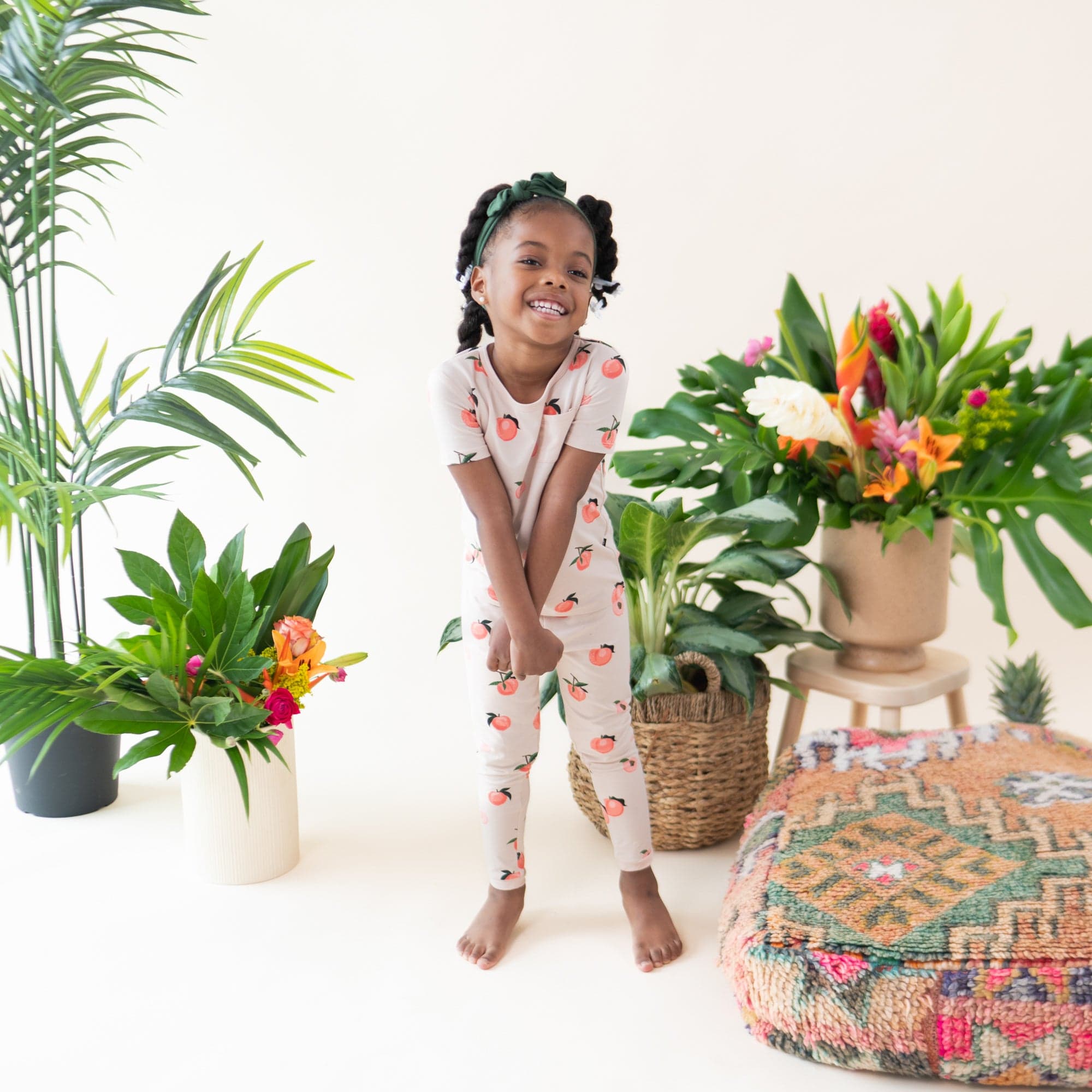 Soft Peach Short Sleeve Pajama Set with Pants - Cozy Sleepwear for Women & Girls, Perfect for Lounging at Home or Comfortable Nighttime Wear