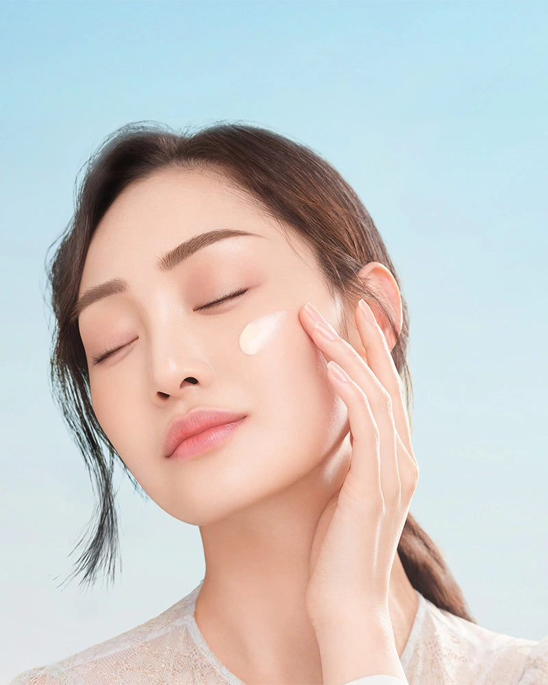 Yurong Light Veil Smooth Sunscreen SPF50 PA++++ - Refillable Face Sunblock for Daily UV Protection - Perfect for Outdoor Activities & Beach Days